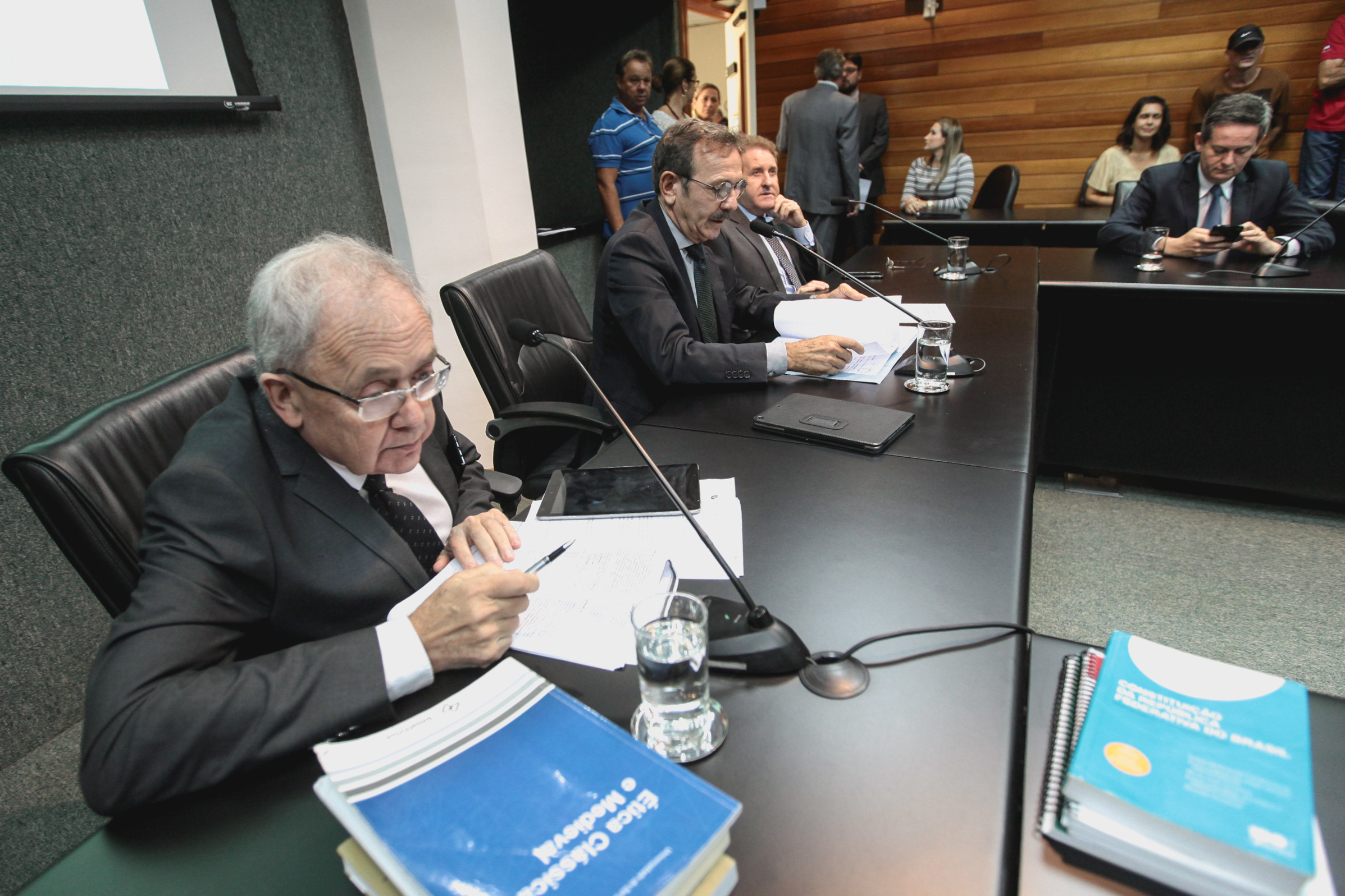 Comissão de Trabalho, Administração e Serviço Público.