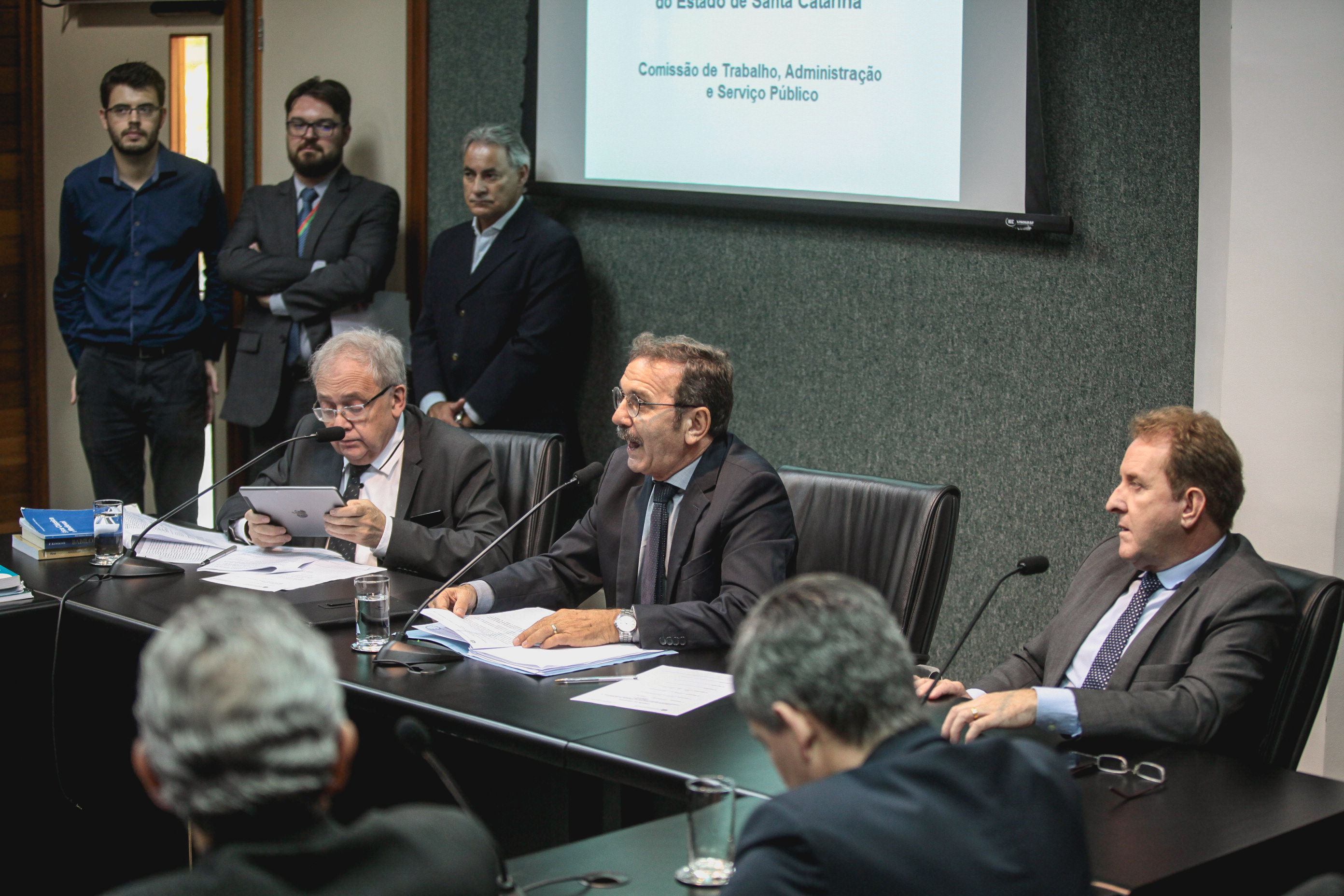 Comissão de Trabalho, Administração e Serviço Público.