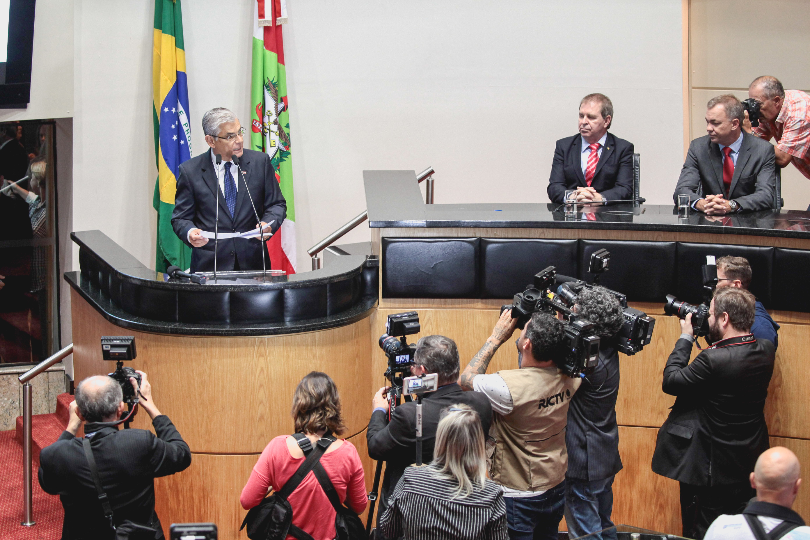 Posse do Governador do Estado Eduardo Pinho Moreira.