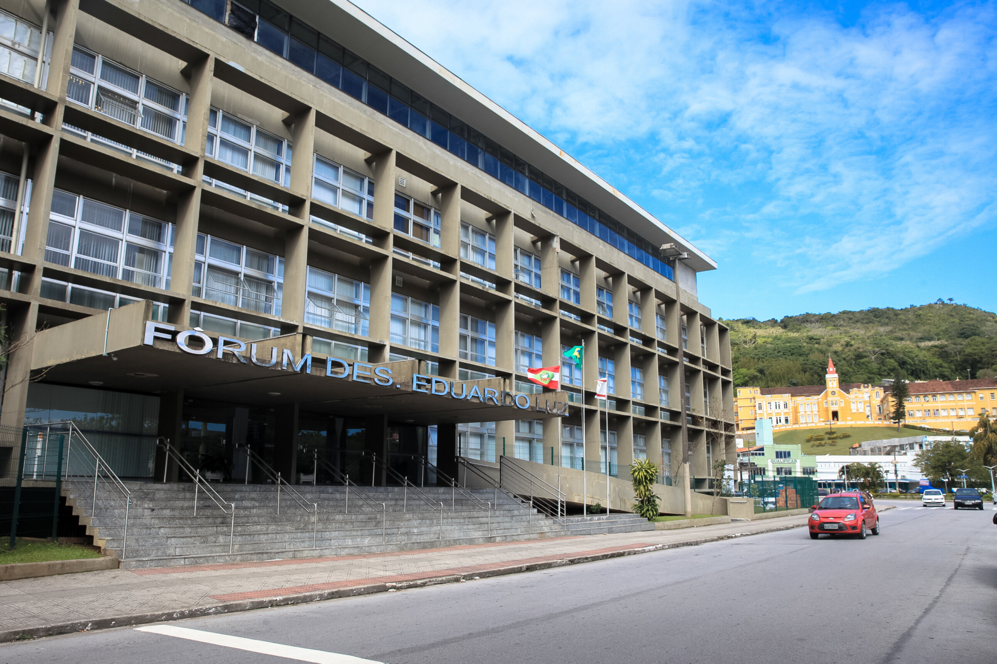 TJ e MP enviam projetos que criam, extinguem e transformam cargos