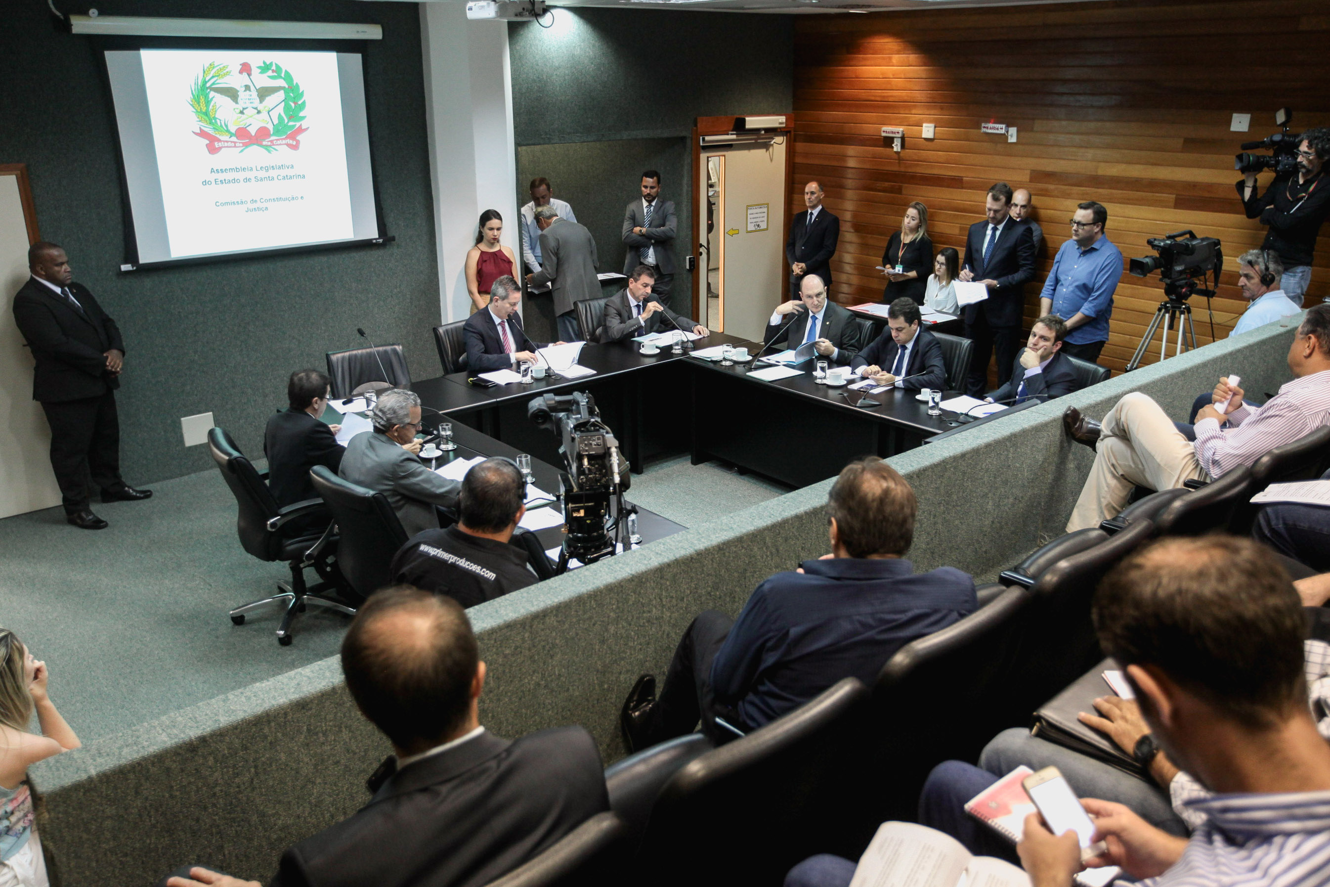 Comissão de Constituição e Justiça.