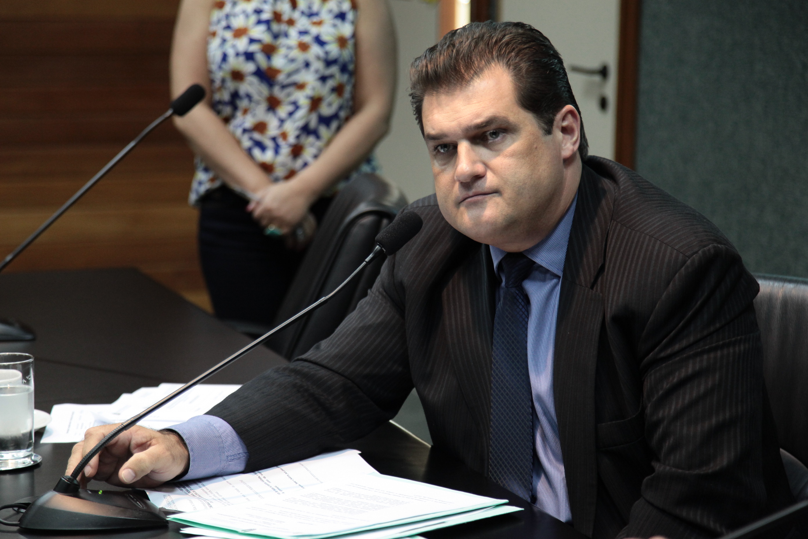Comissão de Economia, Ciência e Tecnologia.