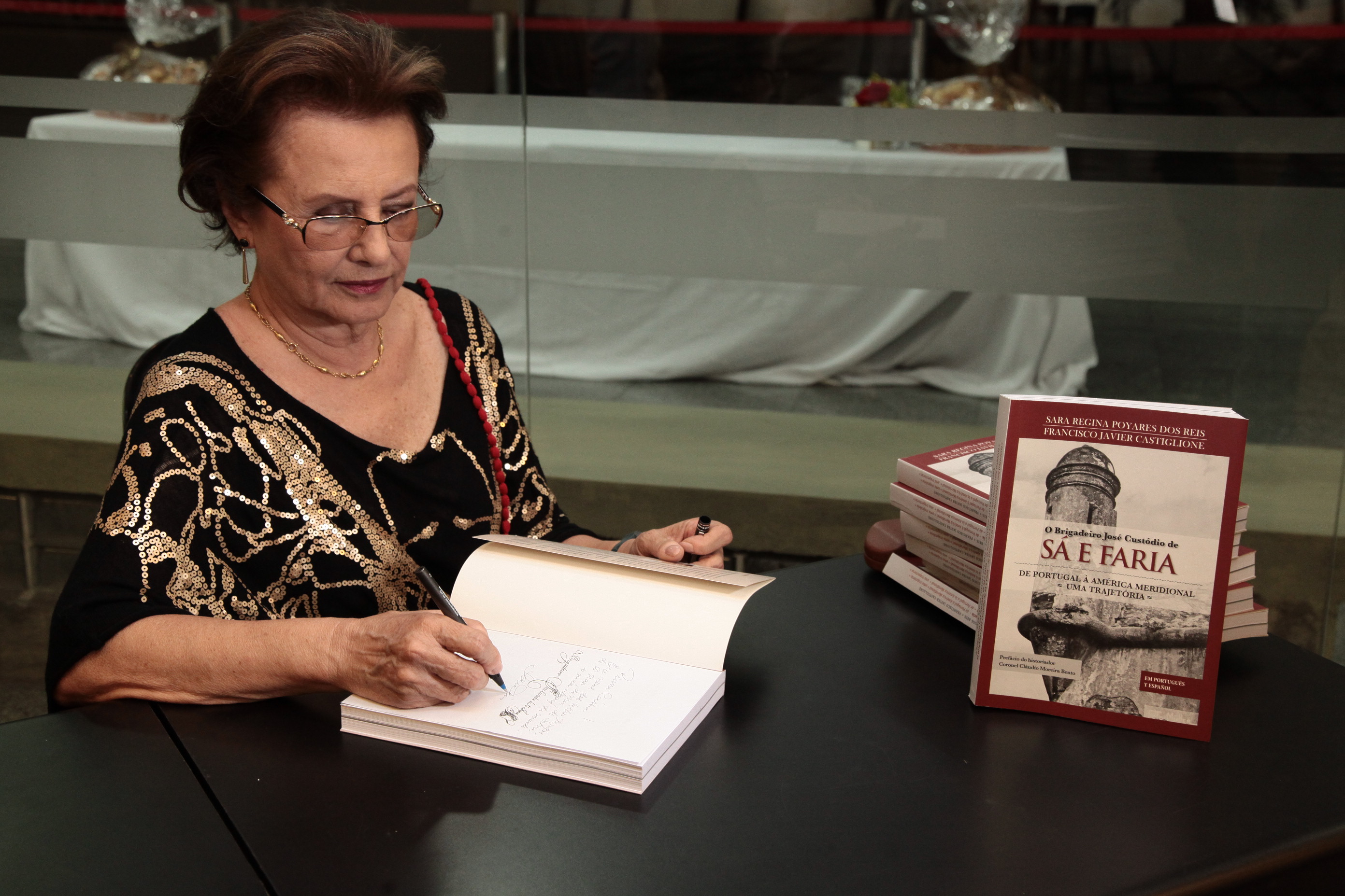 Lançamento Literário - Sá e Faria.
