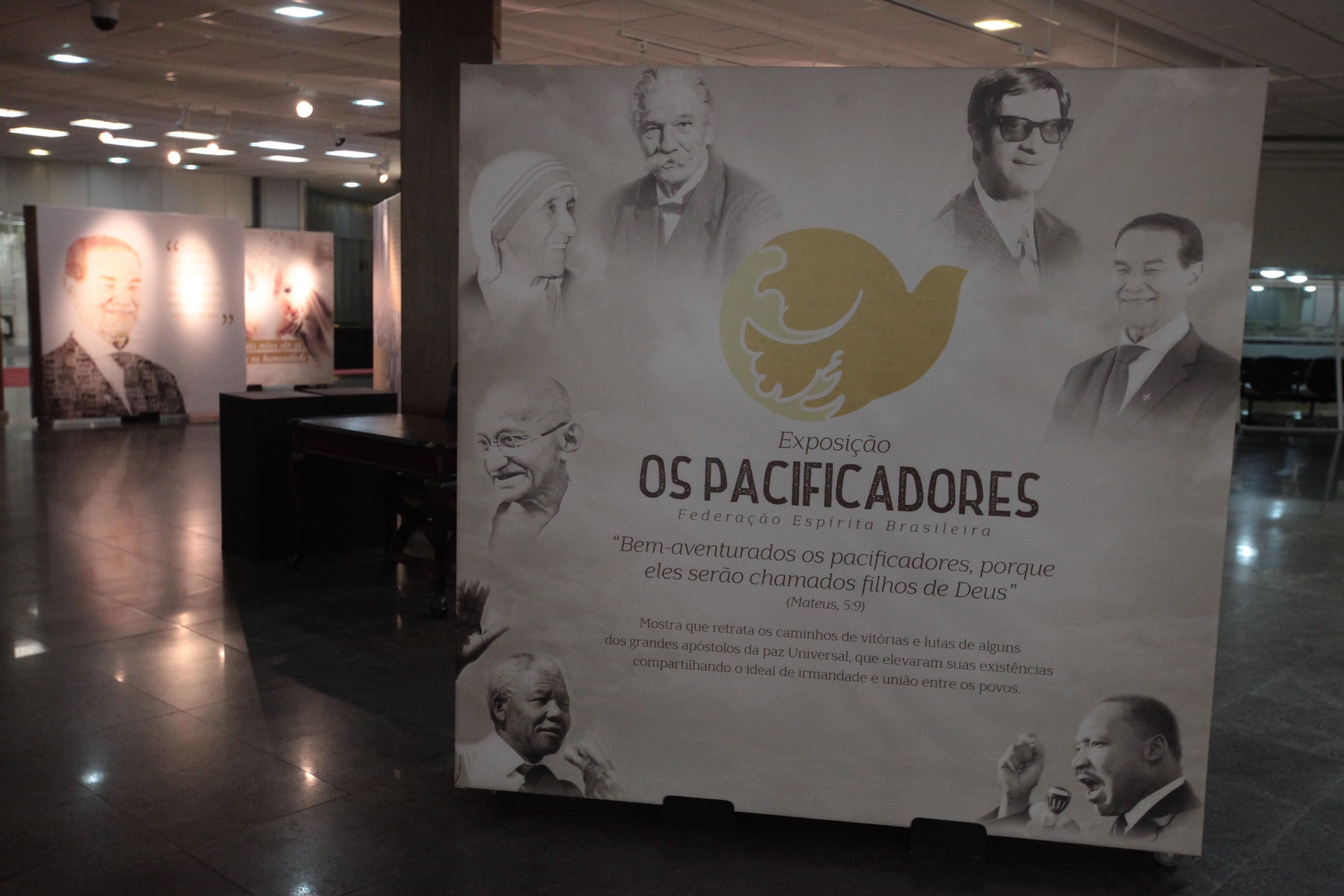 Exposição Os Pacificadores