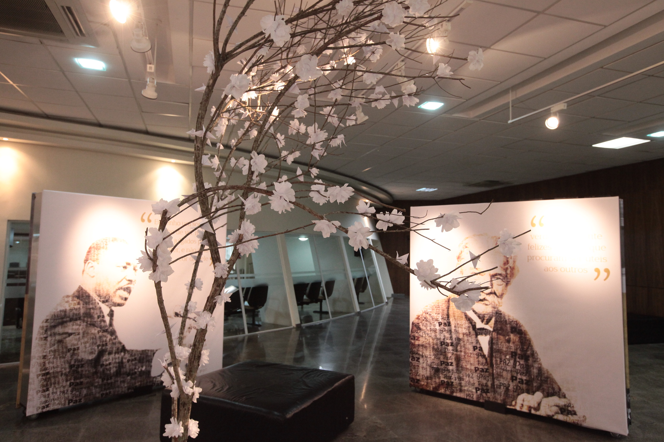 Exposição Os Pacificadores