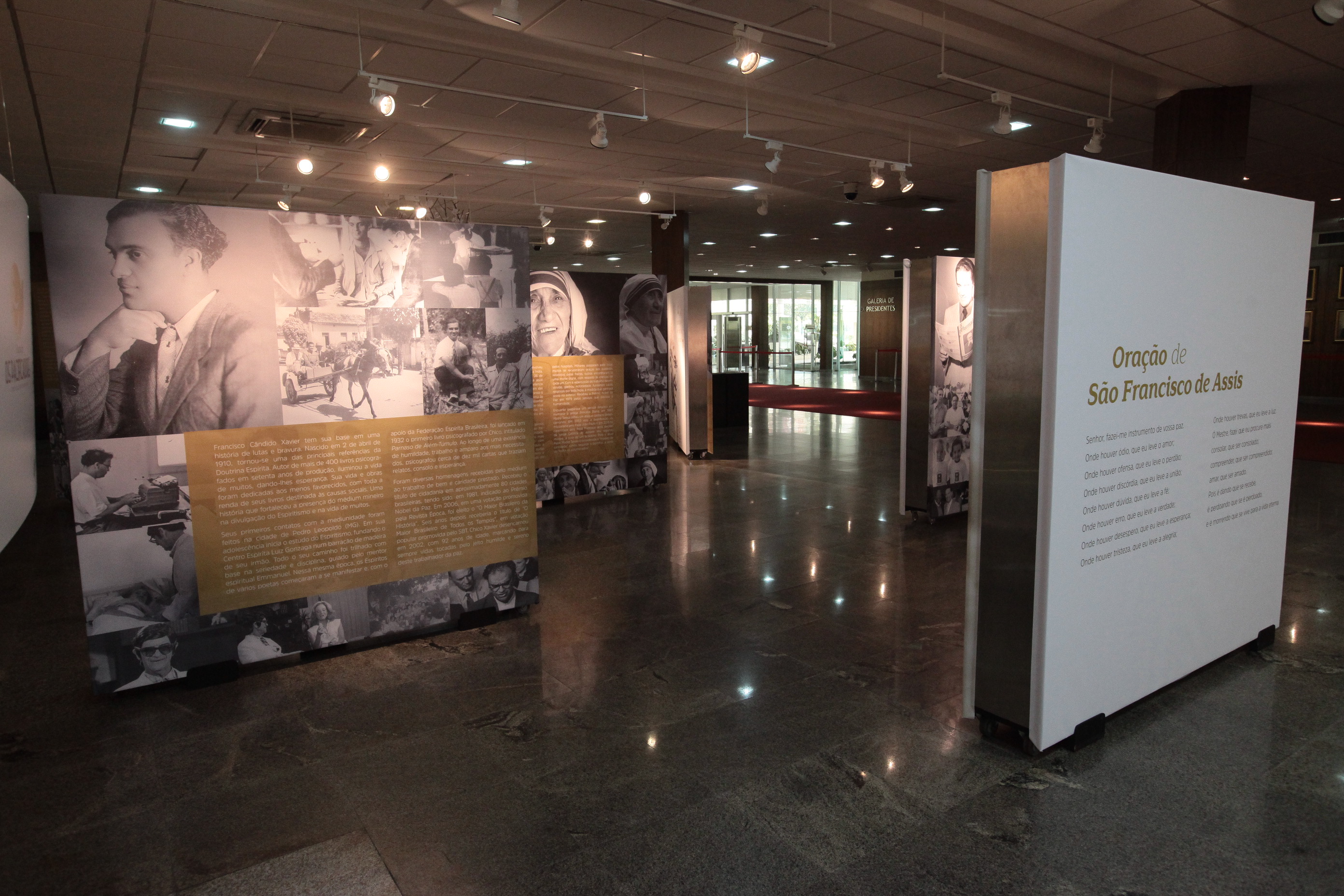 Exposição Os Pacificadores