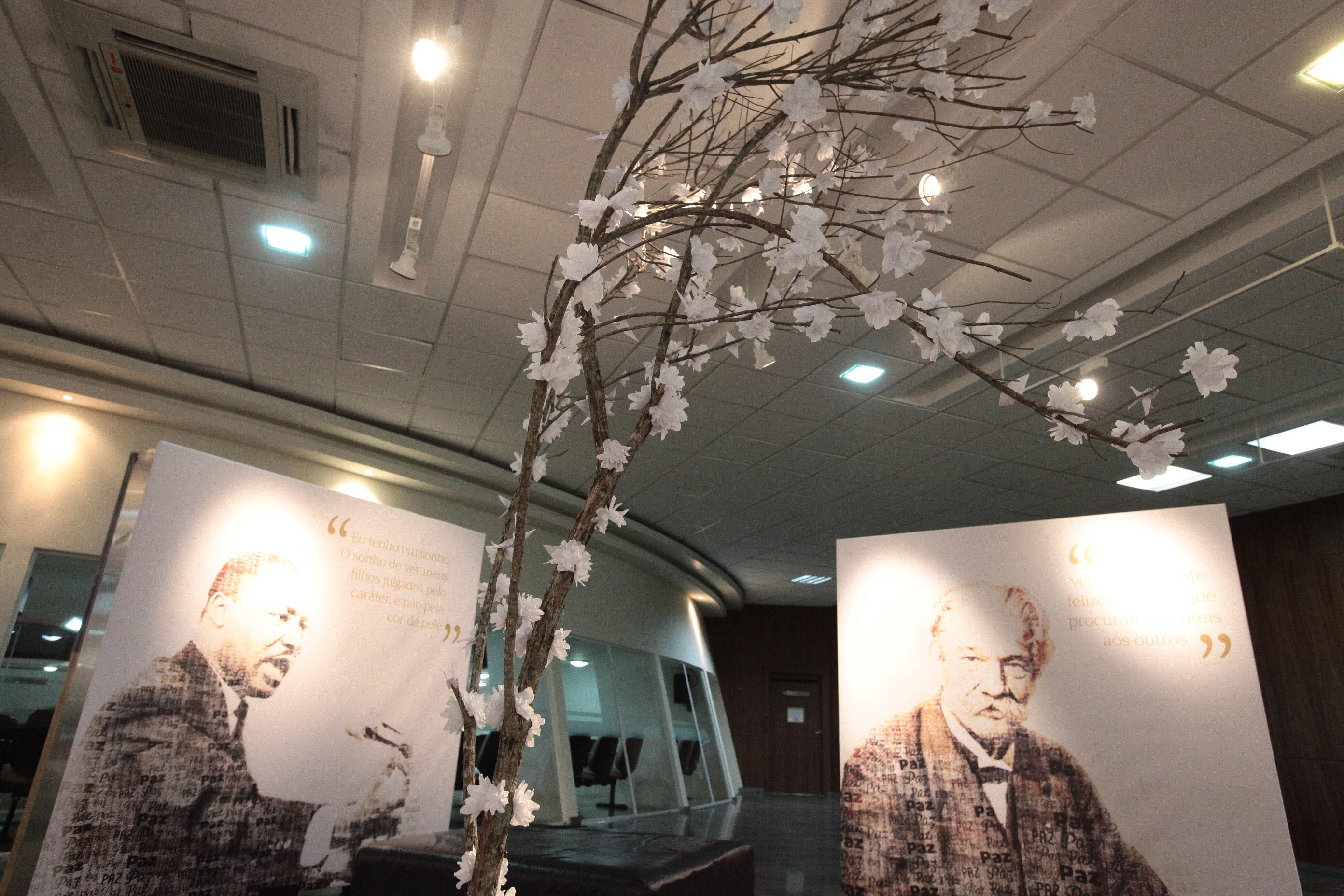 Exposição Os Pacificadores