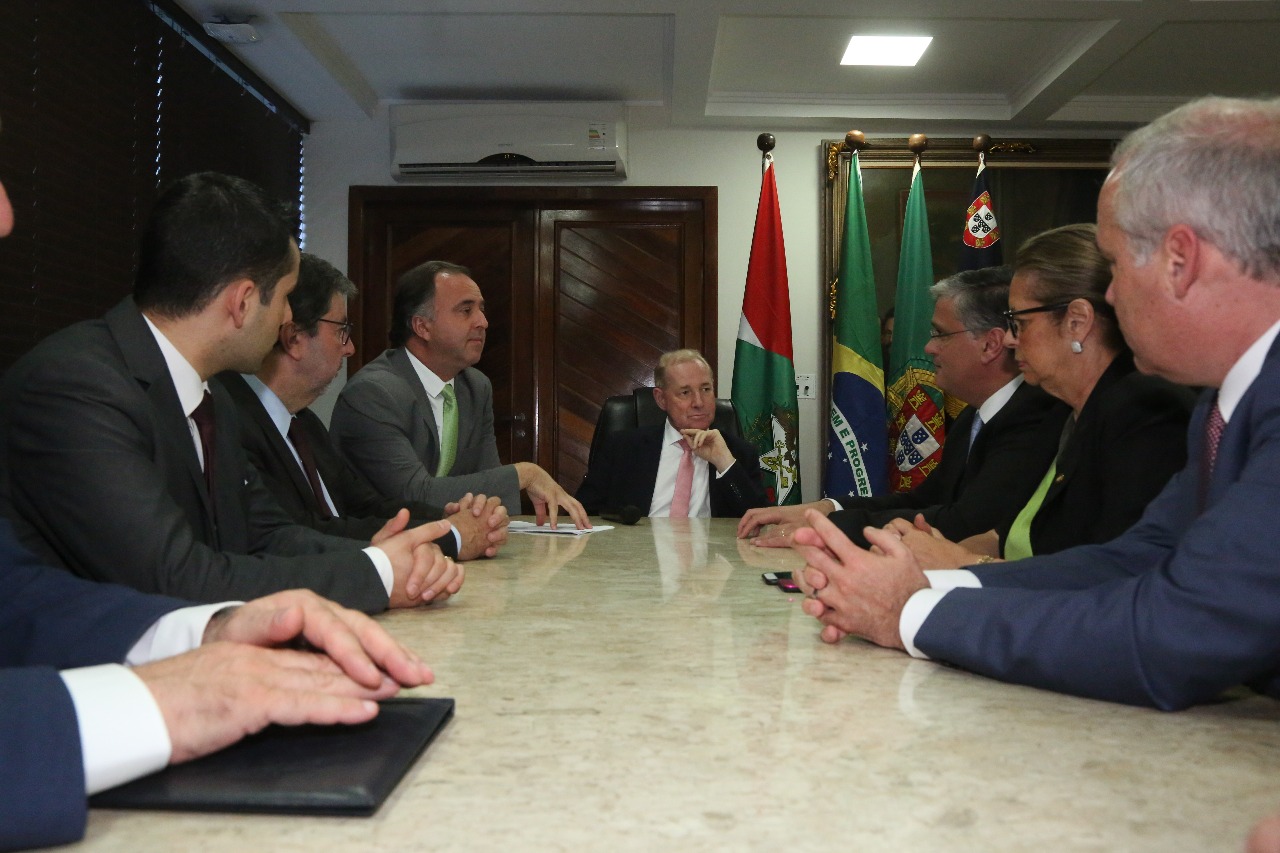 Presidente da Alesc, Deputado Aldo Schneider (MDB), Recebe Alto Escalão do Governo dos Açores. Foto: Guto Kuerten / Agência AL