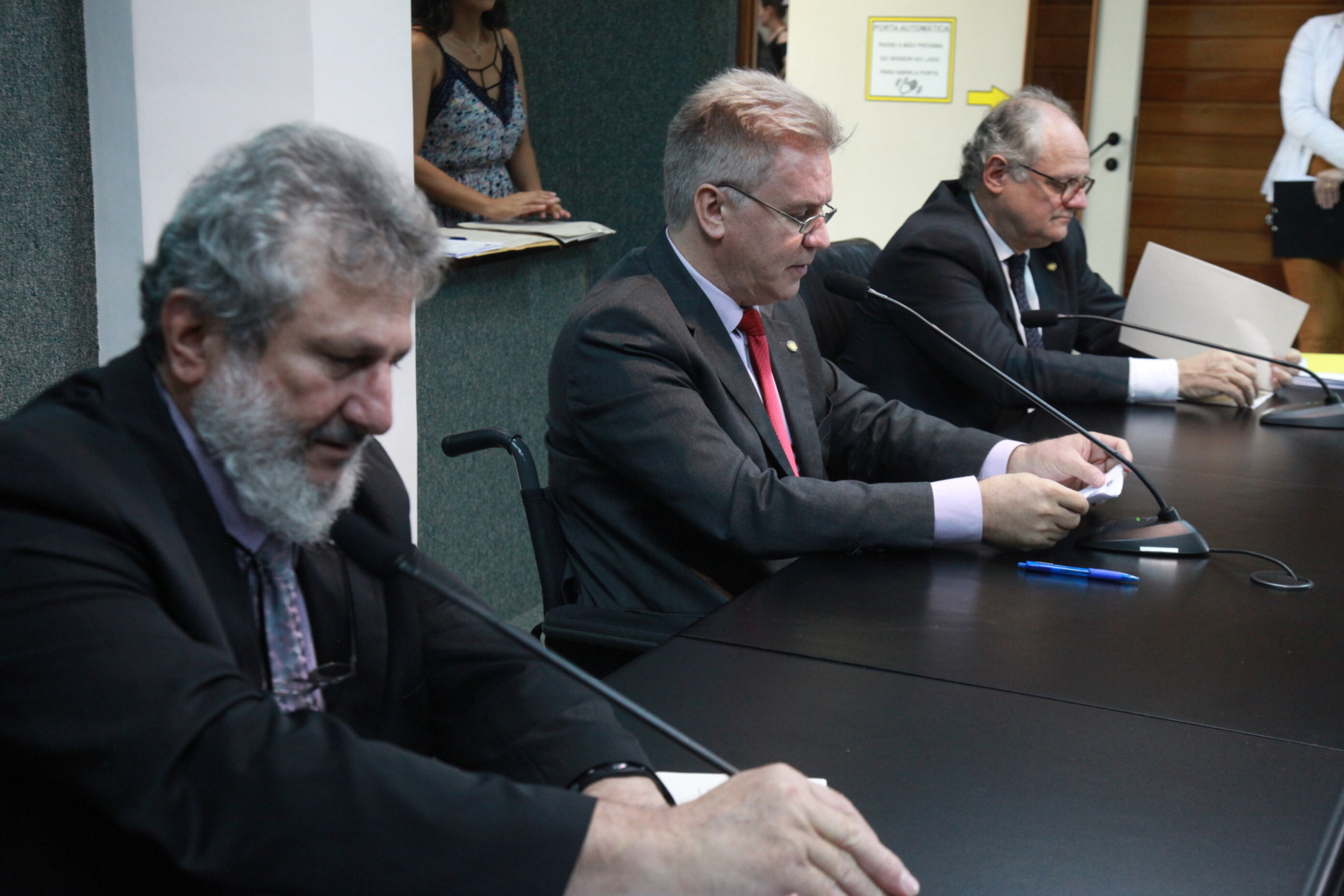 Comissão aprova realização de seminários e audiências públicas