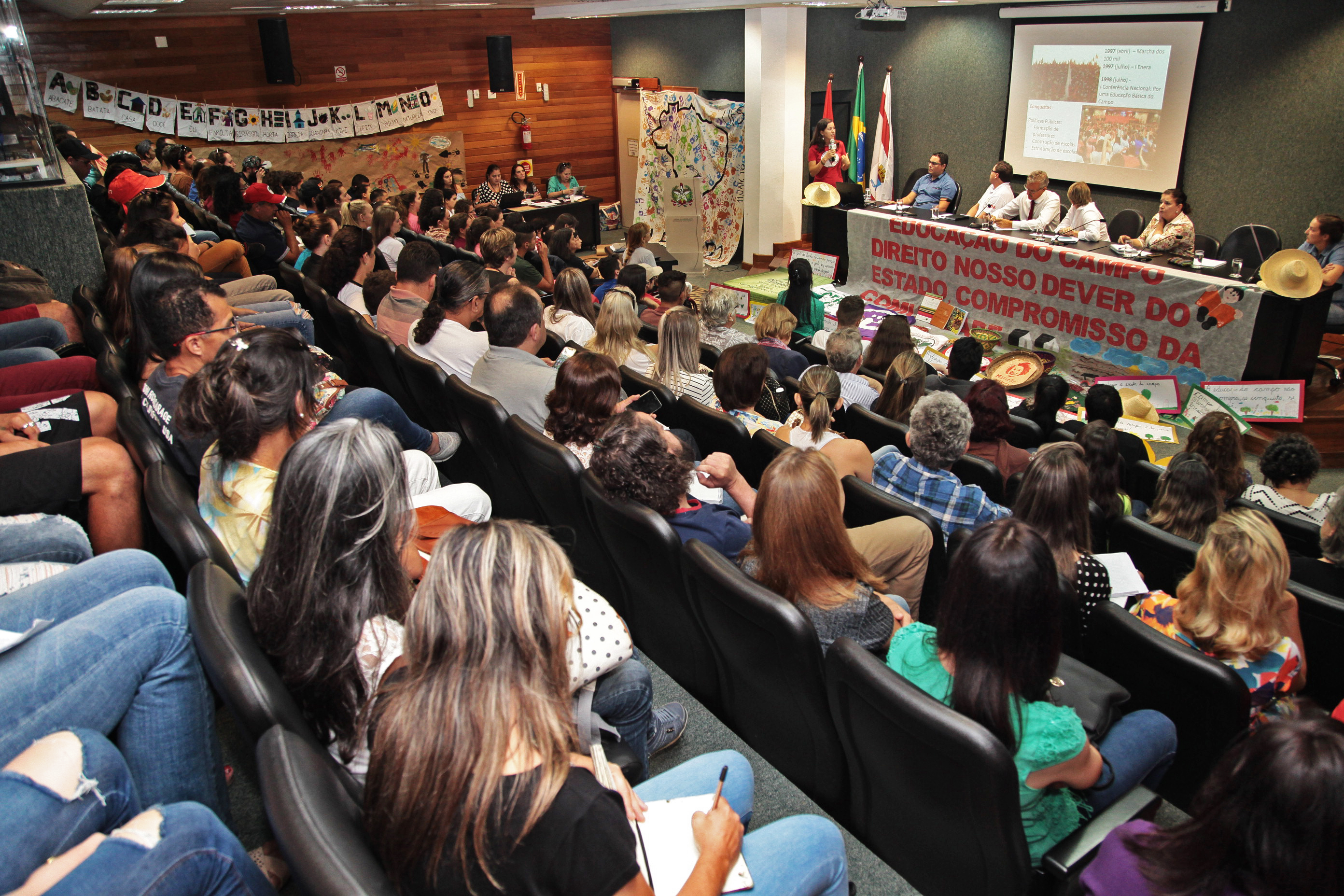 Comissão de Educação Promove Audiência Pública para Discutir a Educação no Campo.