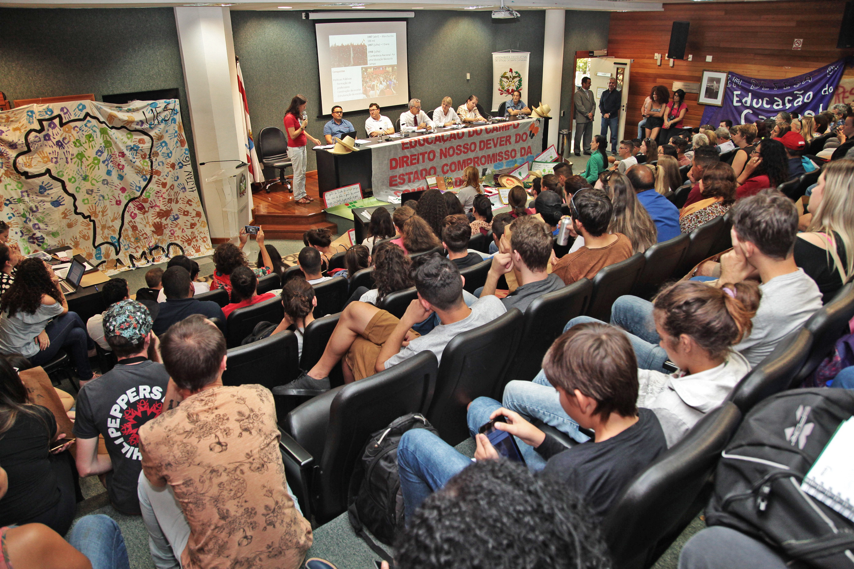 Comissão de Educação Promove Audiência Pública para Discutir a Educação no Campo.