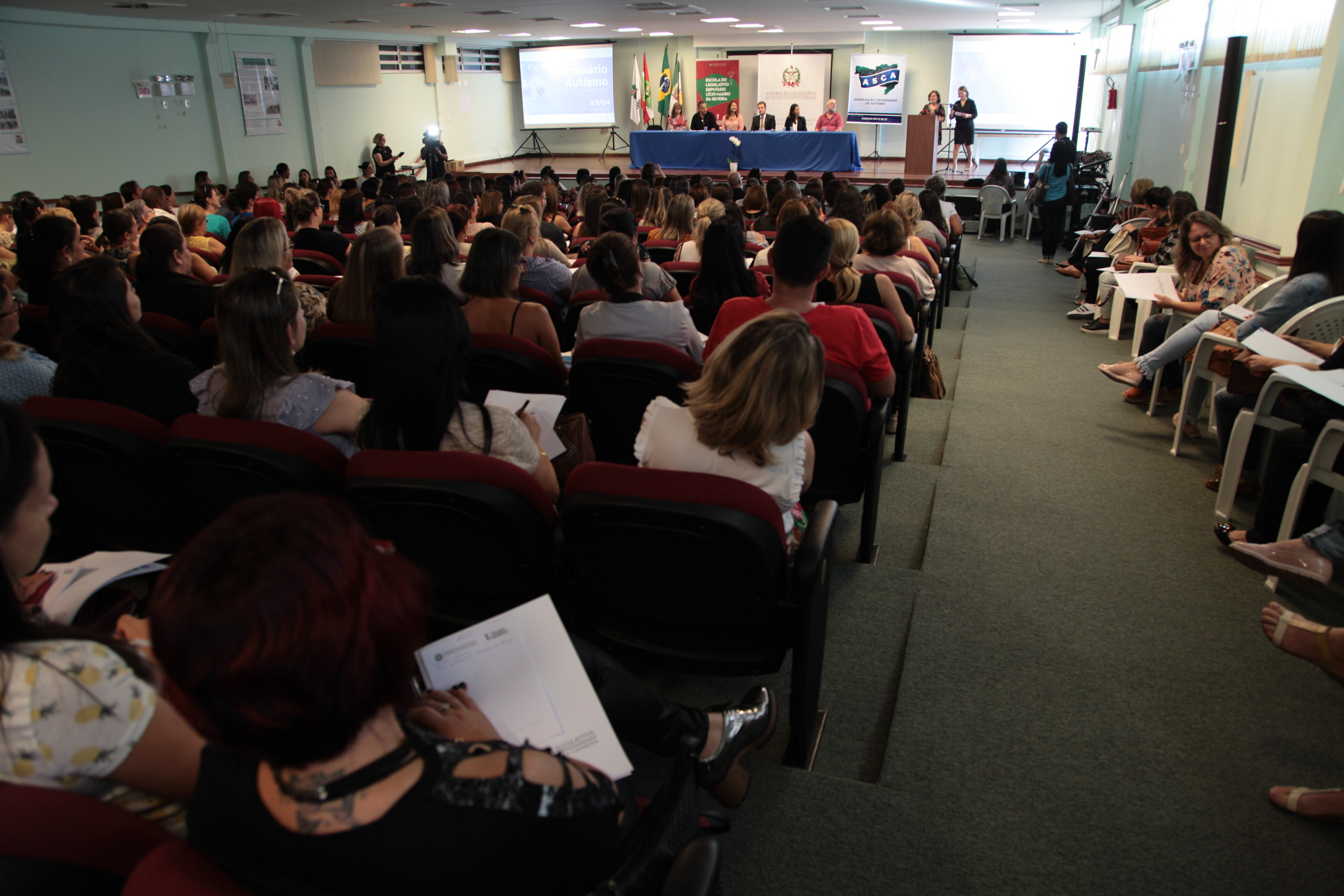 Seminário - Autismo, Inclusão e os Desafios Atuais