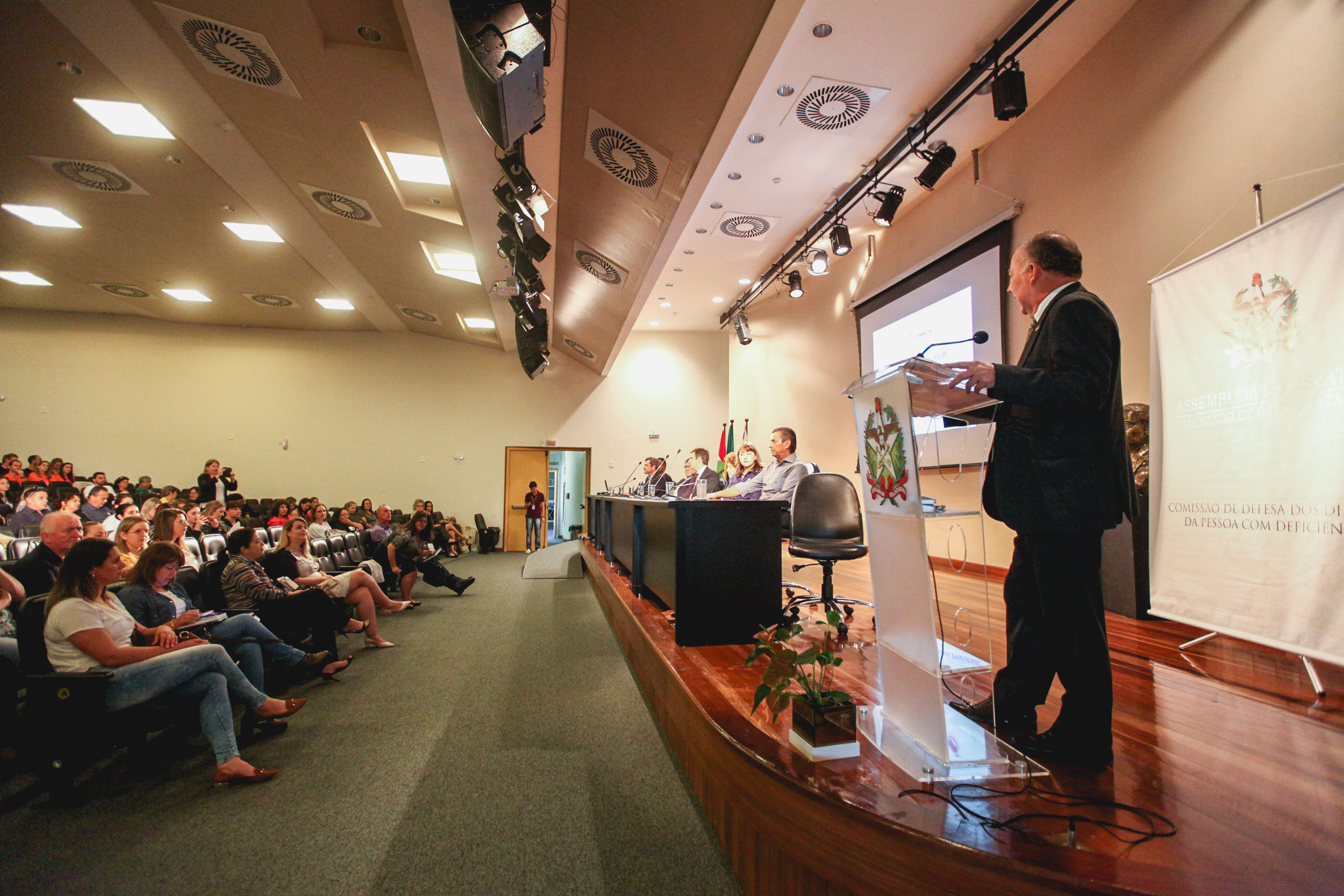 5º Seminário de Saúde e Prevenção de Deficiências das APAES.