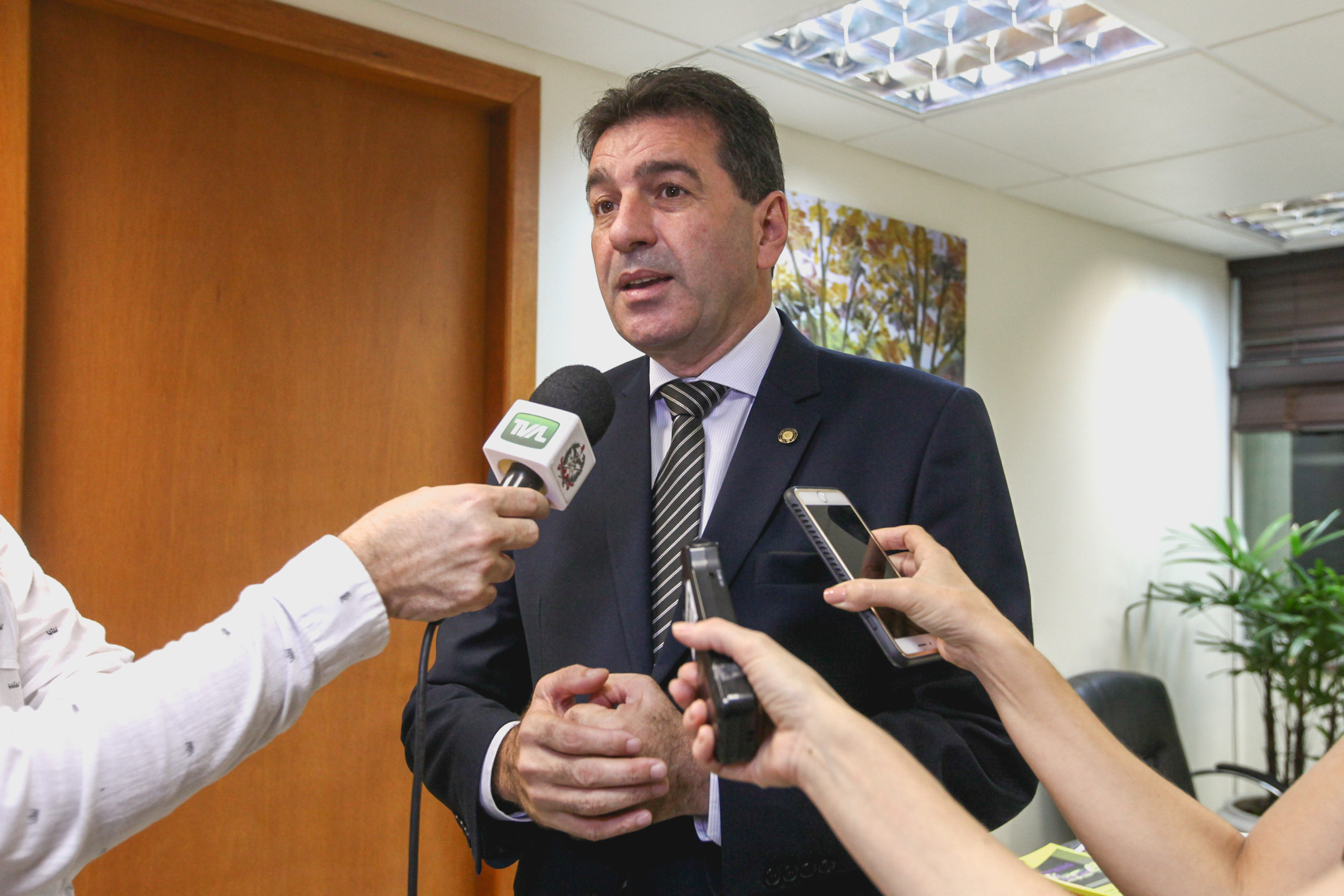 Deputado Valdir Cobalchini (MDB). Reunião estratégica para implantação do Consulado Italiano em Santa Catarina.