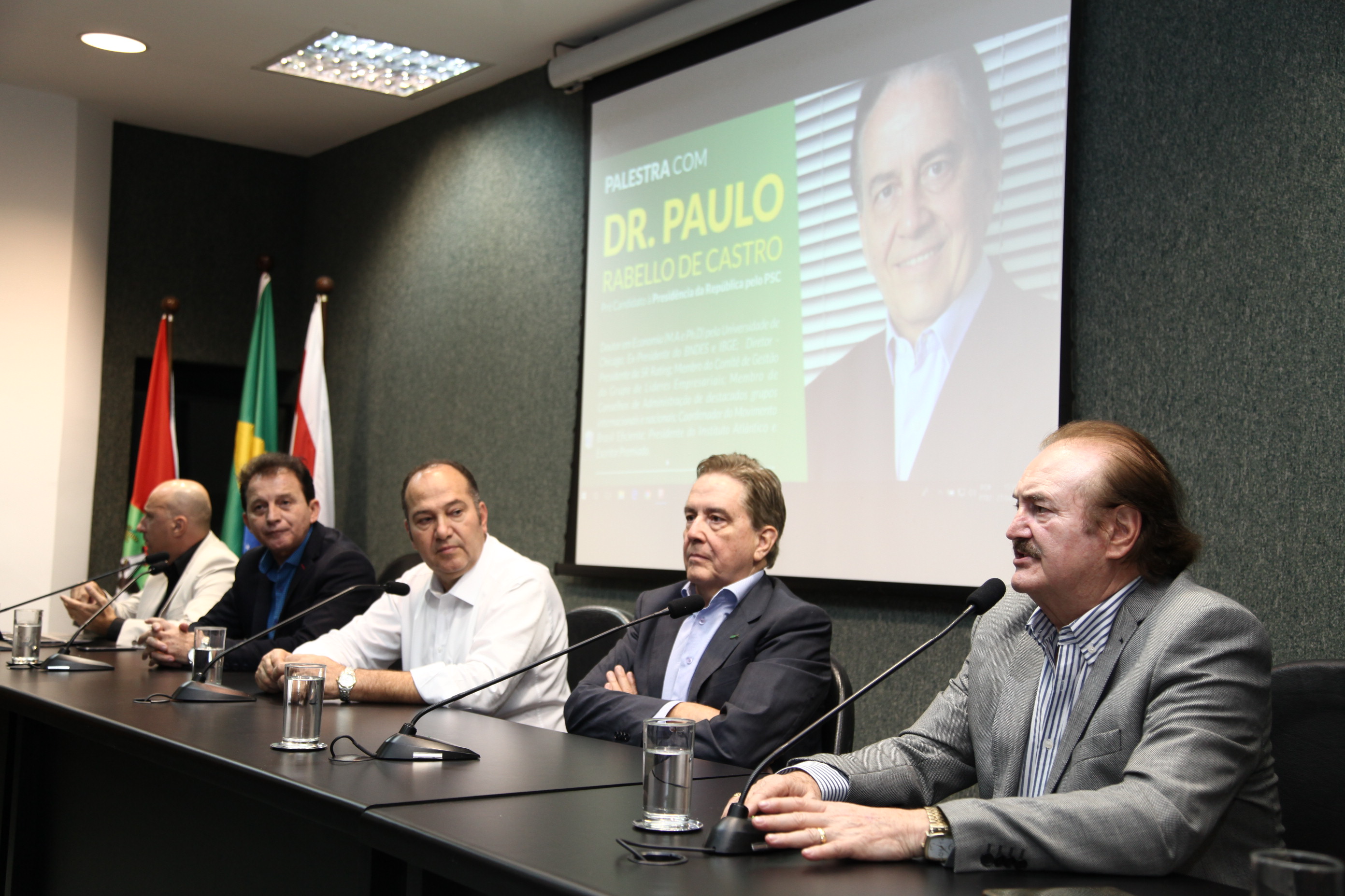 Dr. Paulo Rabello de Castro Concede Entrevista e Faz Palestra na Alesc.