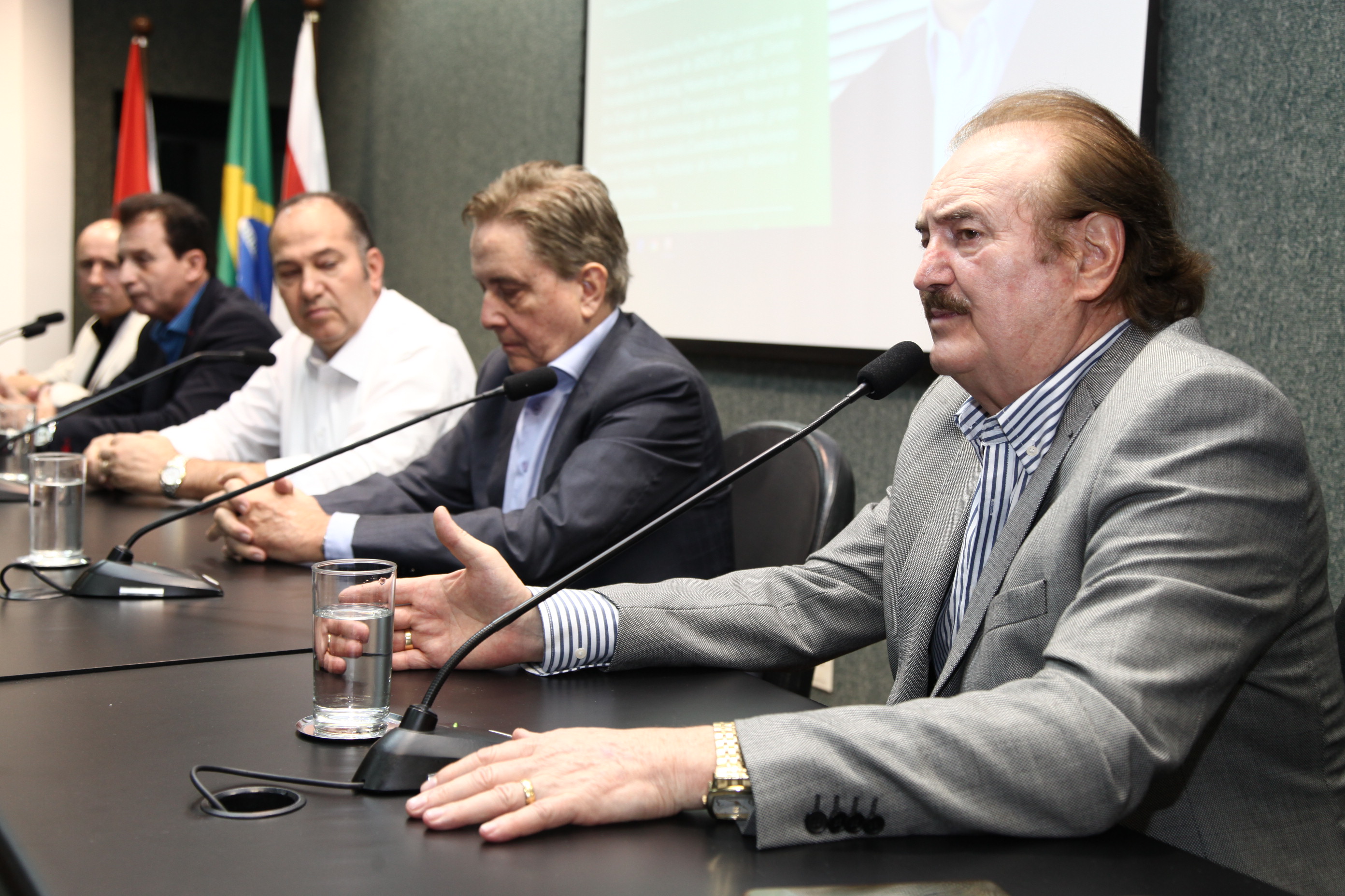 Dr. Paulo Rabello de Castro Concede Entrevista e Faz Palestra na Alesc.