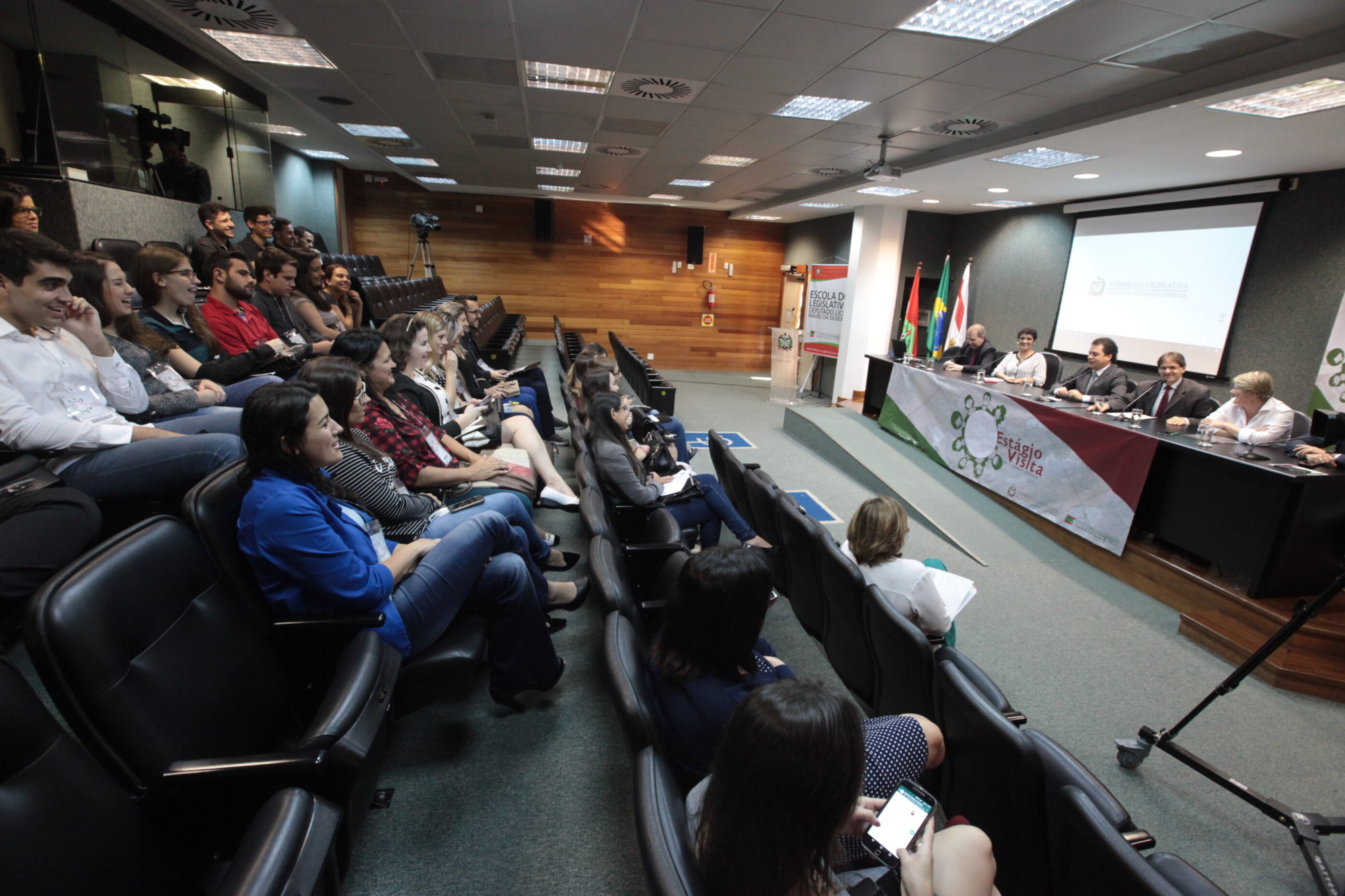 Programa Estágio-Visita aproxima estudantes e parlamentares