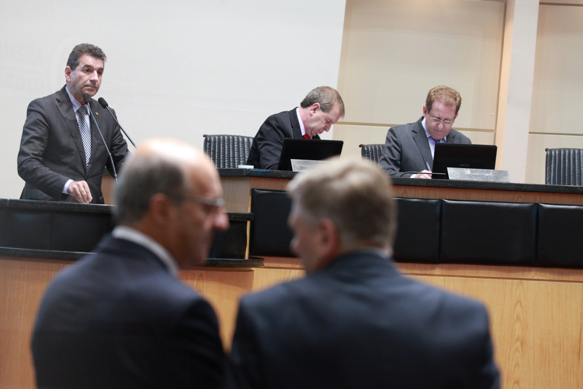 Pronunciamentos dos deputados na sessão da manhã desta quarta-feira (18)