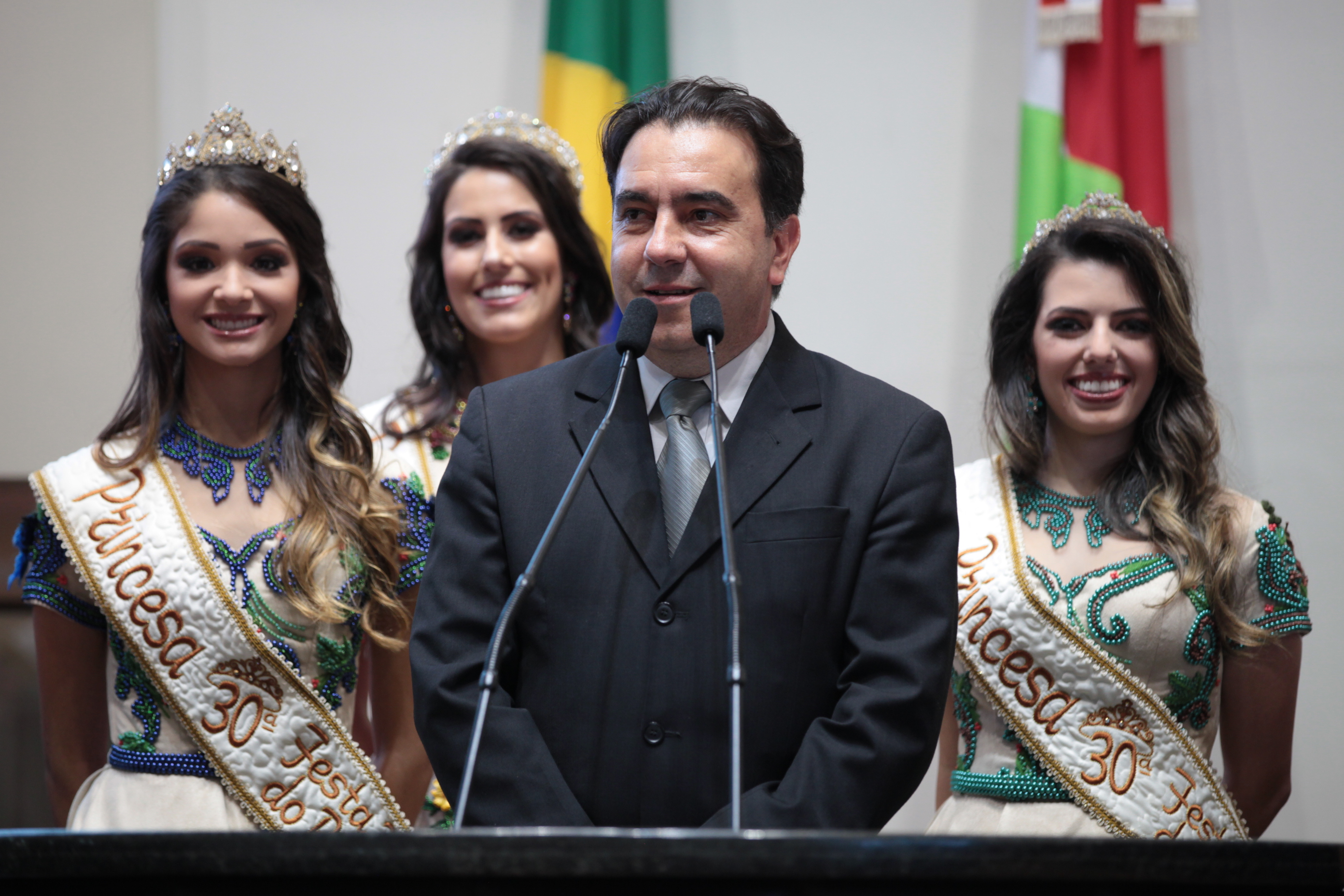 Convite Para a Festa do Pinhão em Lages.