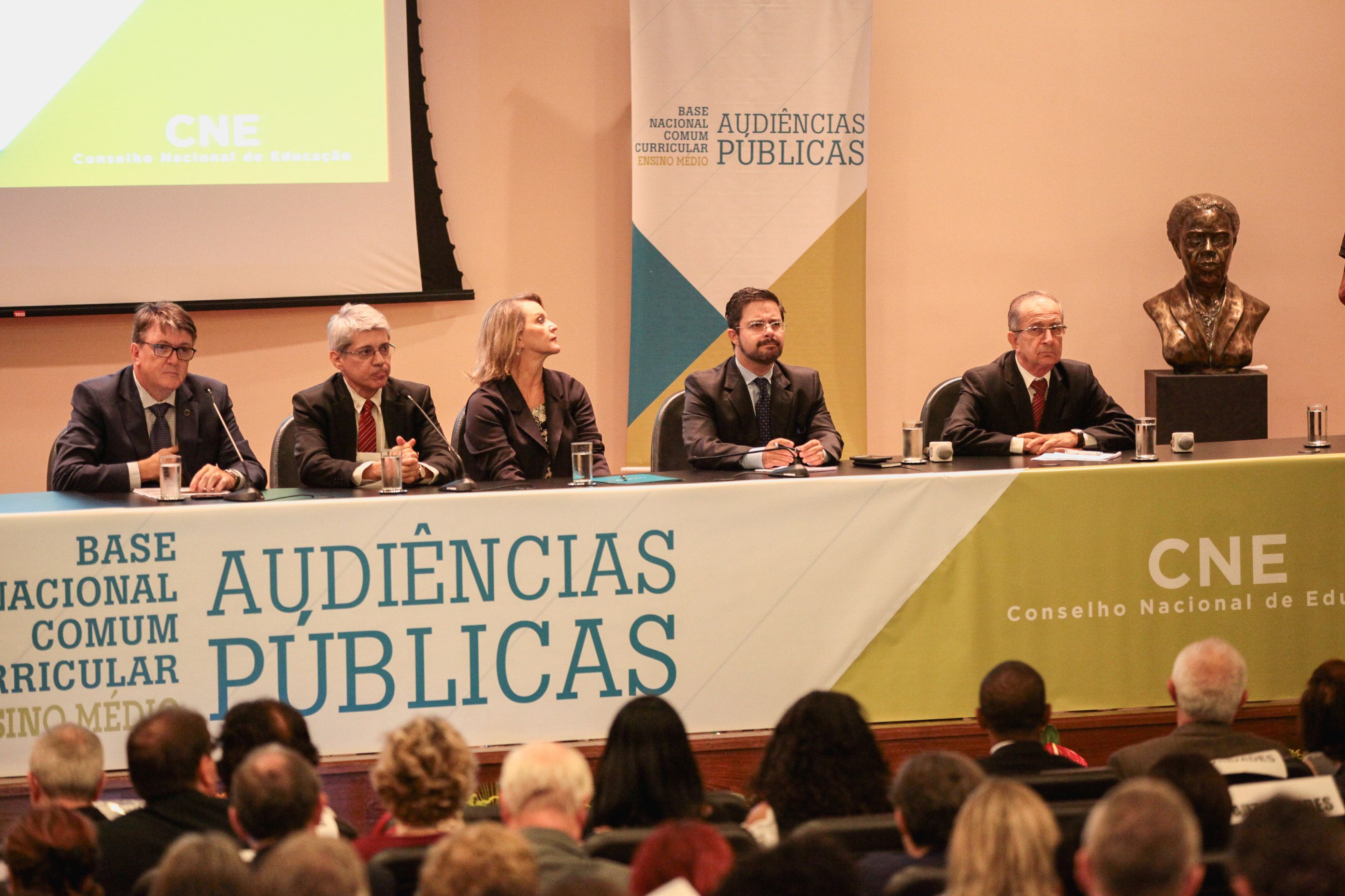 Audiência Pública: Base Nacional Comum Curricular.