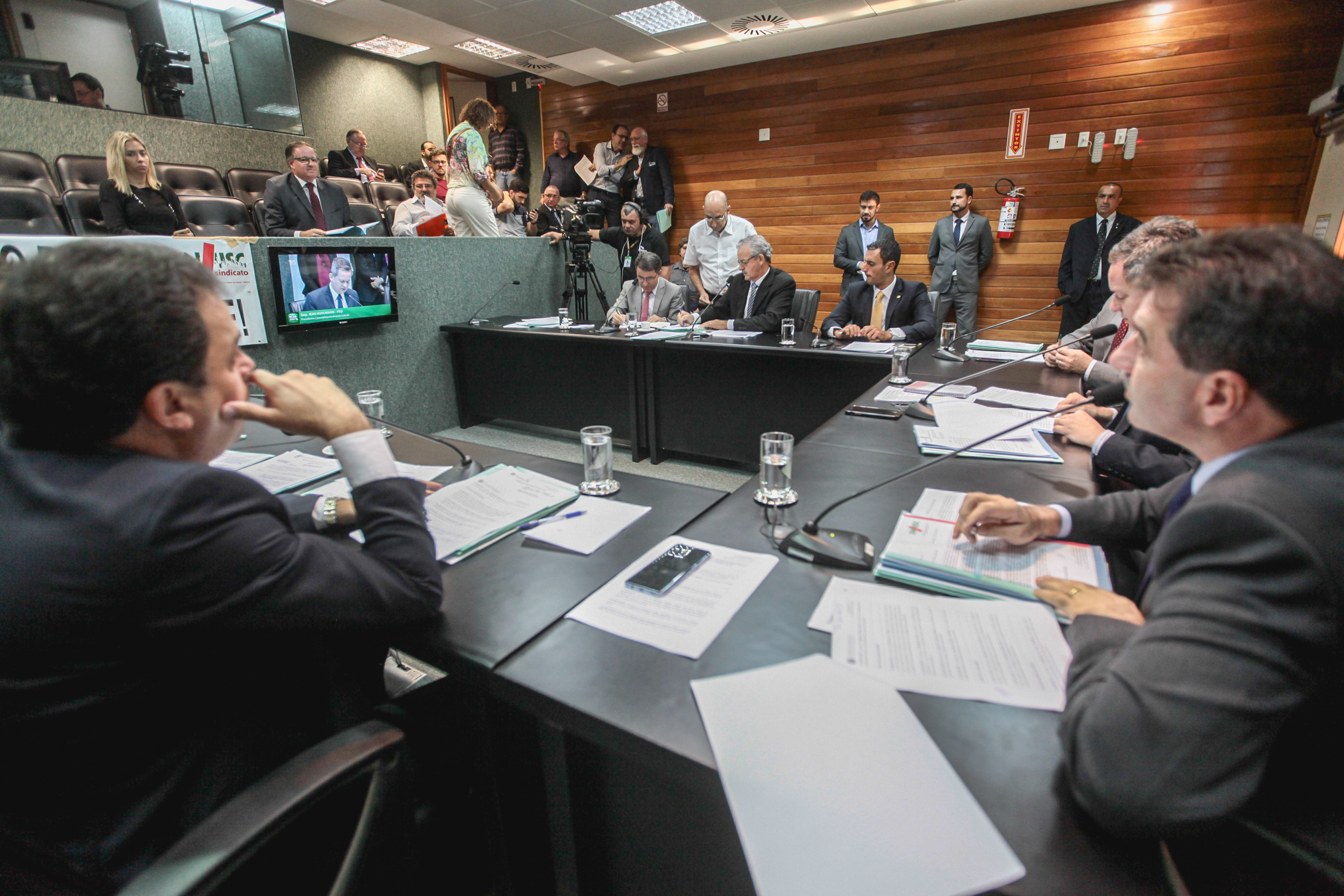 Comissão de Constituição e Justiça.