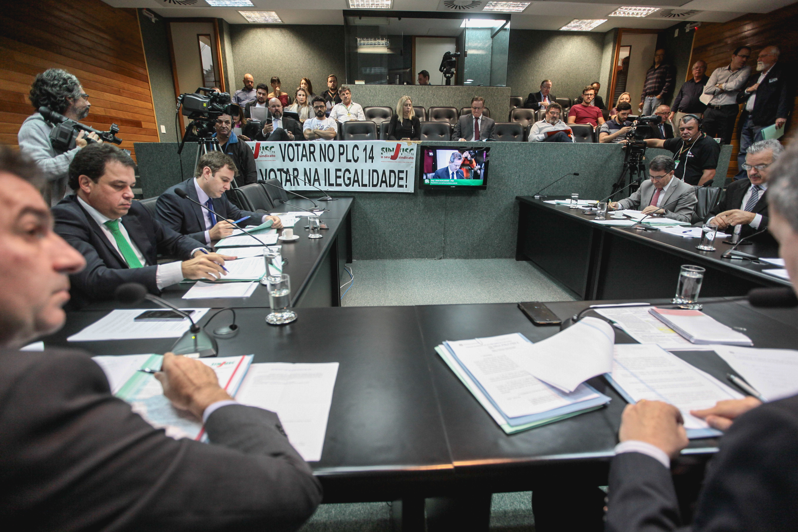 Comissão de Constituição e Justiça.