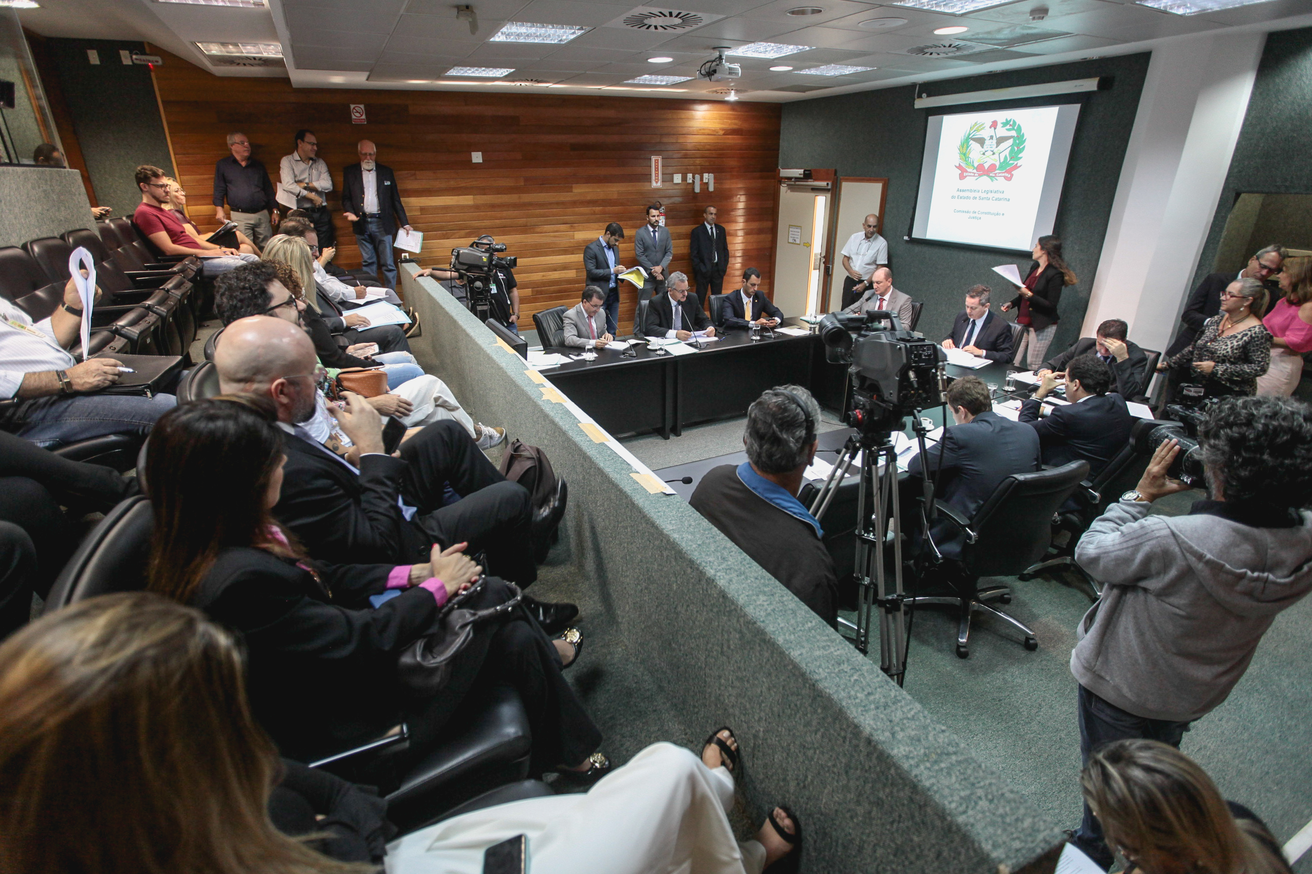 Comissão de Constituição e Justiça.