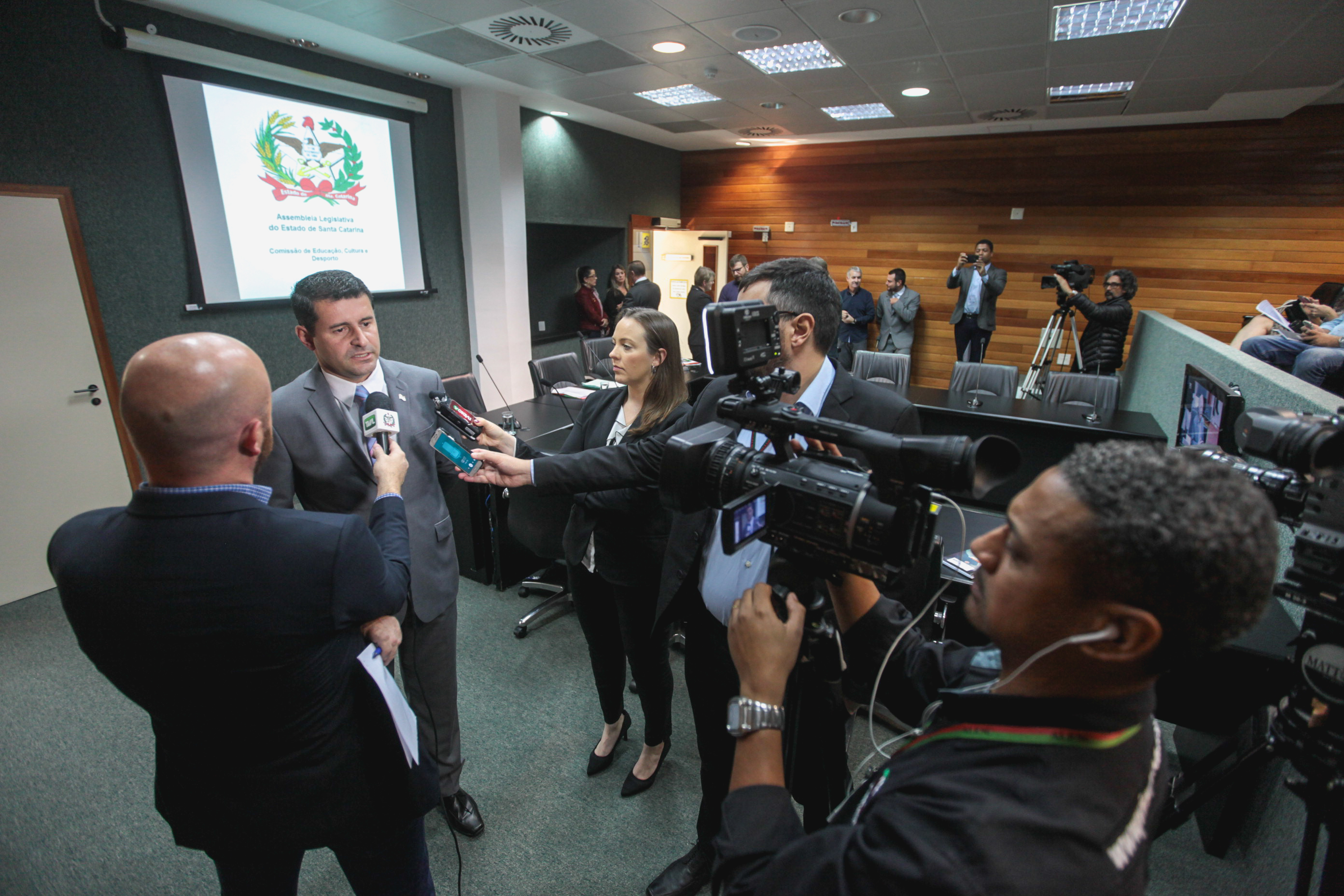 Comissão de Educação, Cultura e Desporto.