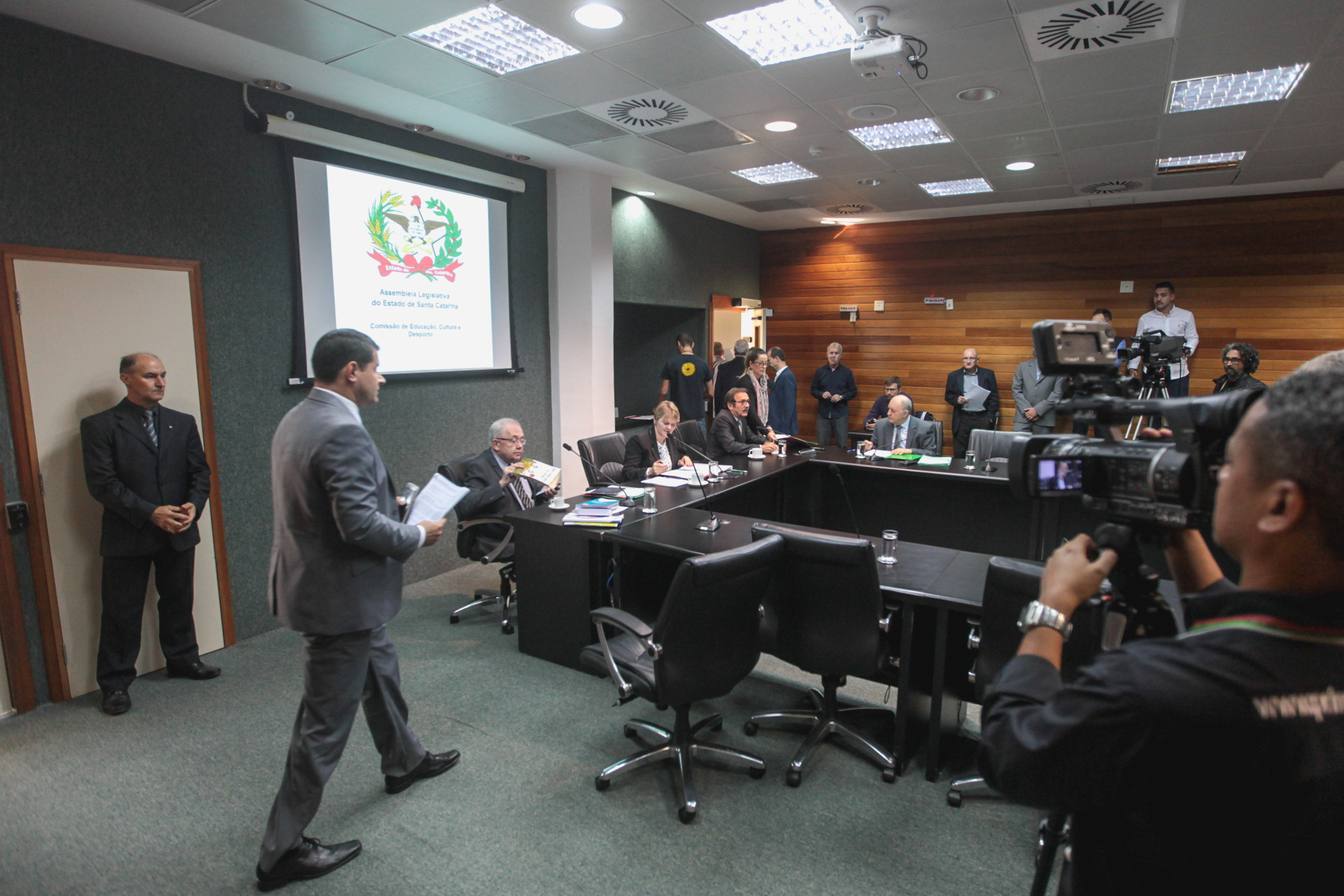 Comissão de Educação, Cultura e Desporto.