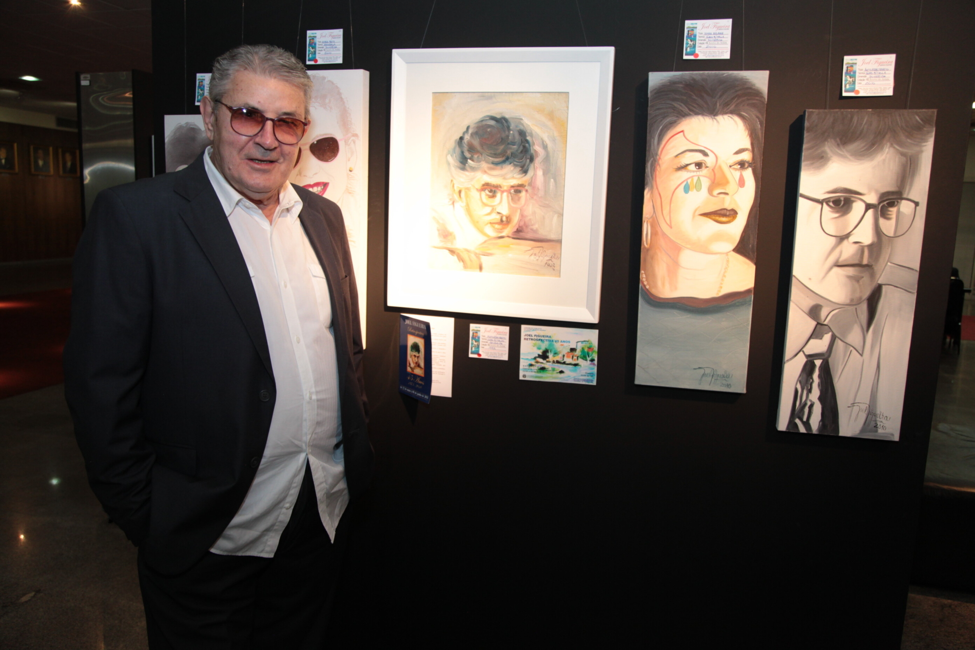Exposição celebra os 45 anos de carreira do artista plástico Joel Figueira