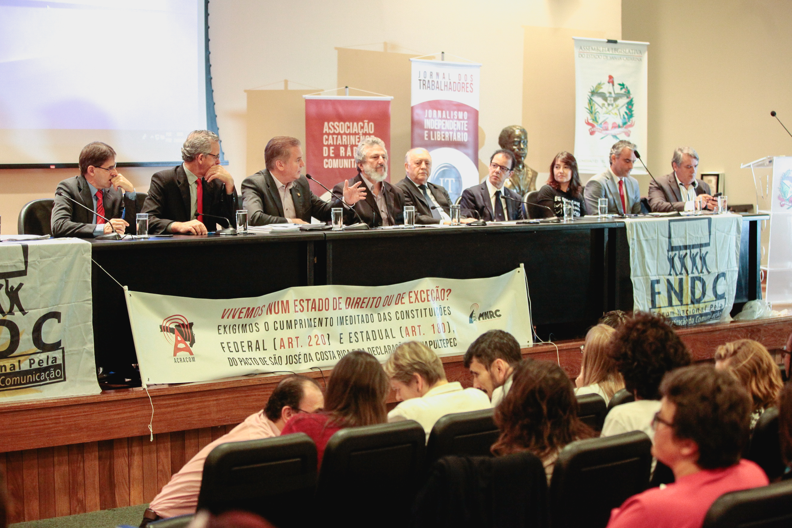 Audiência Pública sobre A decisão: 916/2017, do TCE/SC, que impede a administração pública de contratar com entidades detentoras de autorização para execução do serviço de radiofusão comunitária. Foto: Karina Ferreira / Agência AL
