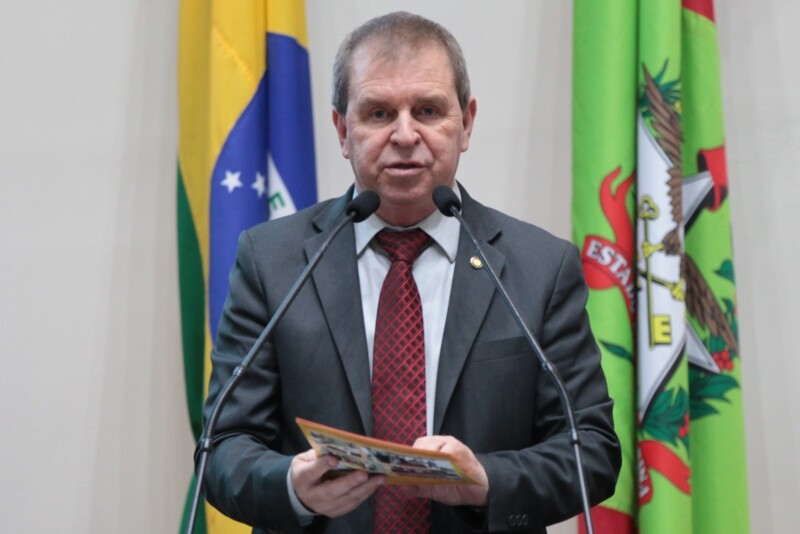 Eskudlark defende caminhoneiros e pede ações do governo federal