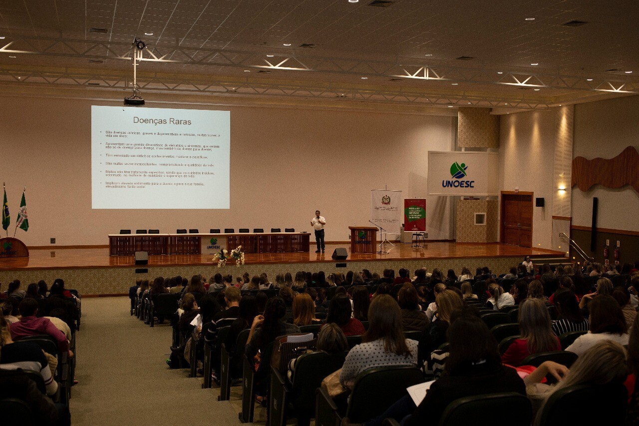 Evento foi realizado pela Alesc, com apoio da Federação das Apaes, na Unoesc. FOTO: Vandro Welter/Divulgação