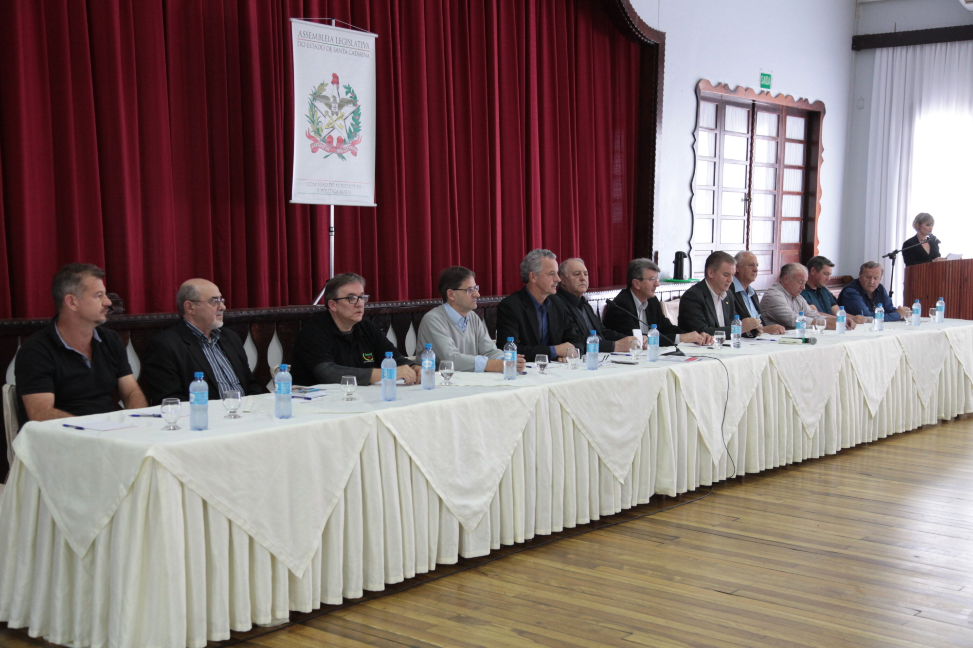 A audiência contou com os deputados Dirceu Dresch, Neodi Saretta, Natalino Lázare, Cesar Valduga e Romildo TIton, além de lideranças políticas locais