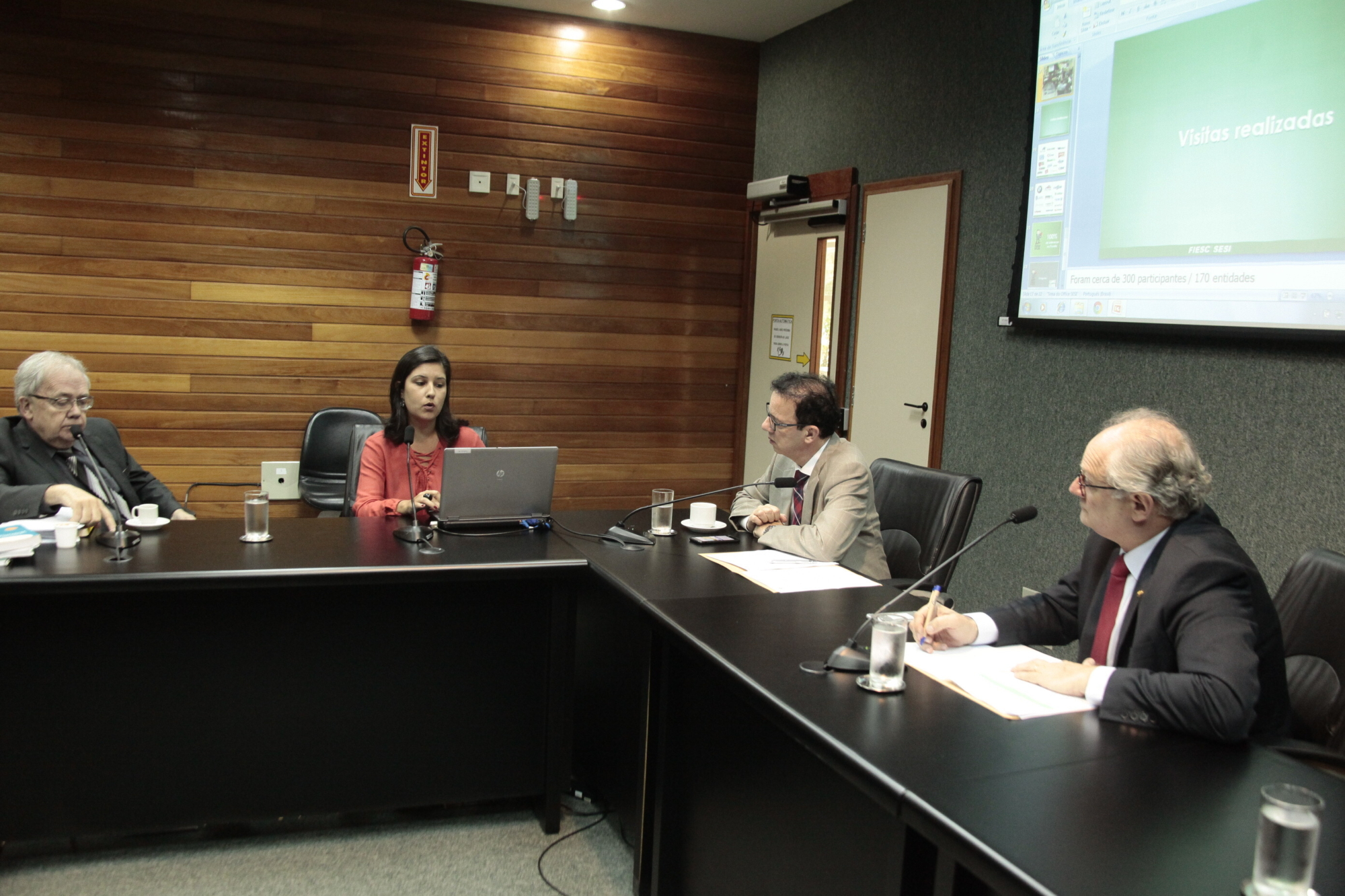 Fiesc apresenta programas sociais à Comissão da Criança e do Adolescente