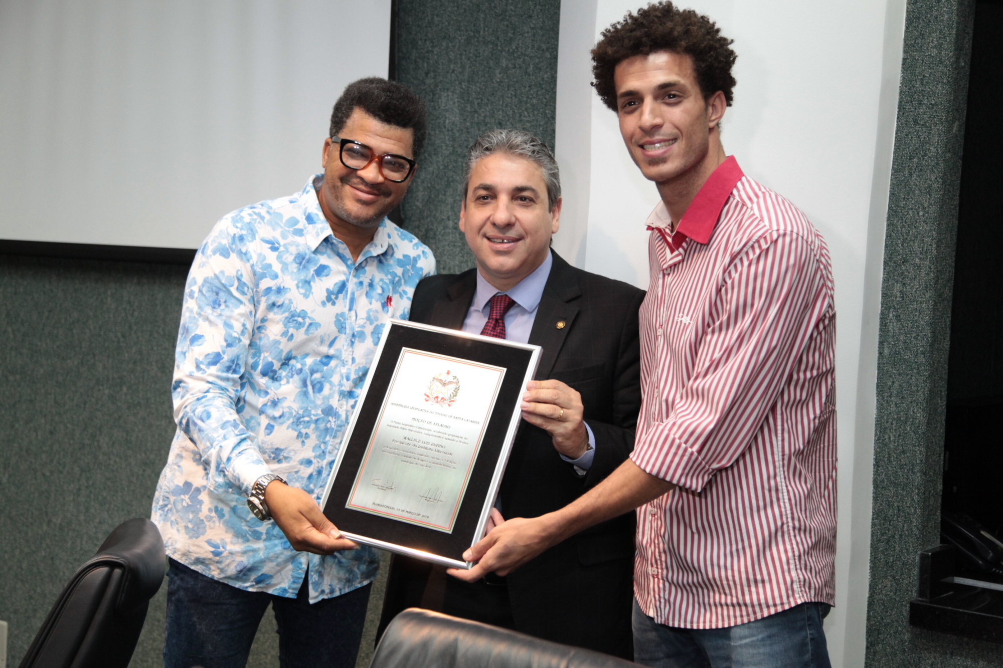 Alesc concede moção de aplauso a entidades da Grande Florianópolis