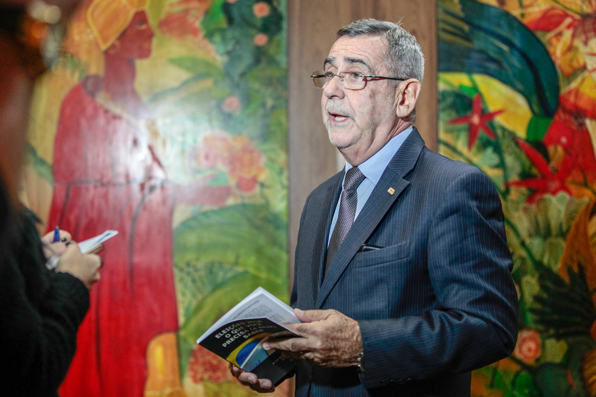 Livro “Eleições 2018, o que você precisa e deve saber” é lançado na Alesc