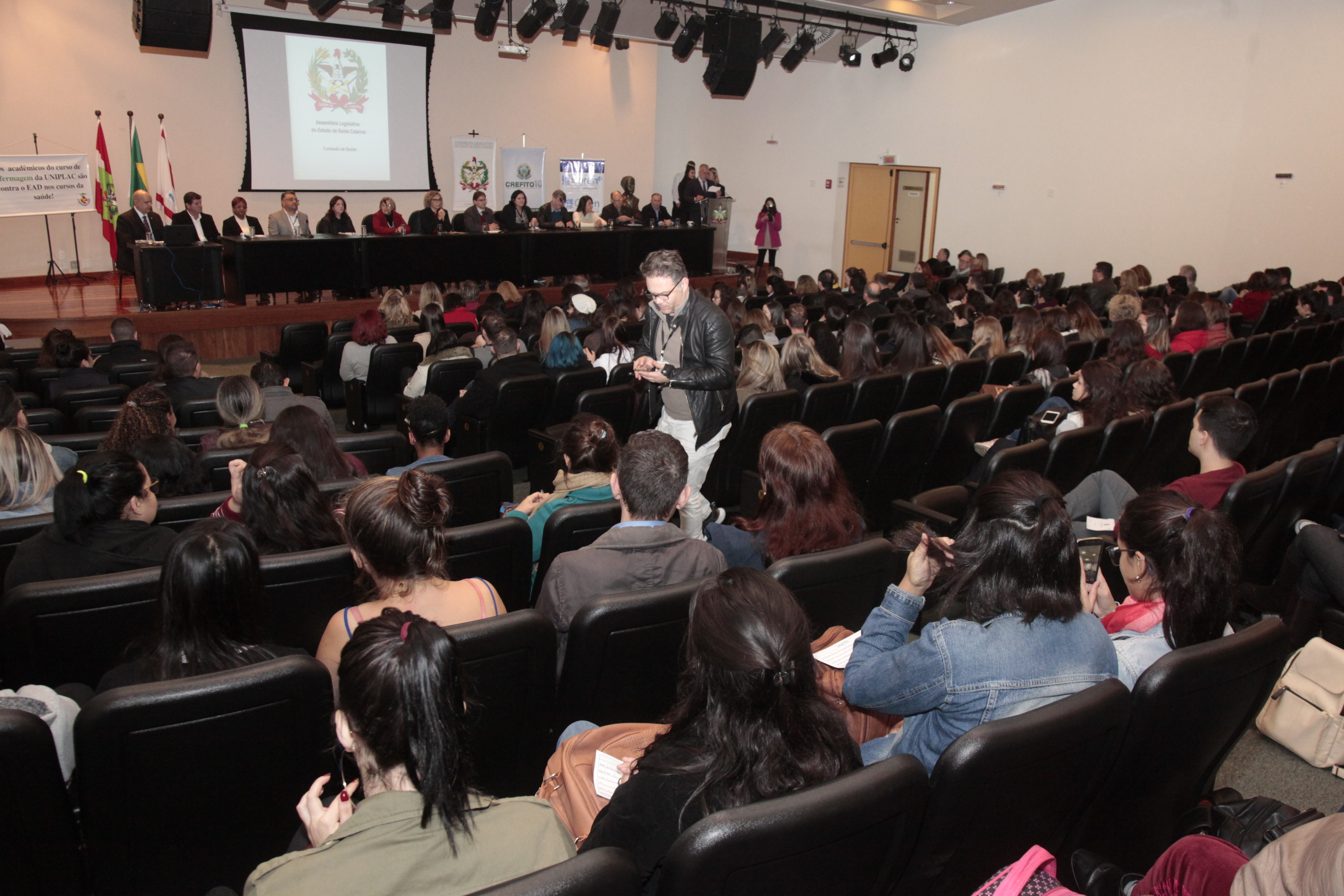 Audiência Pública Sobre Educação á Distância para Profissionais da Saúde