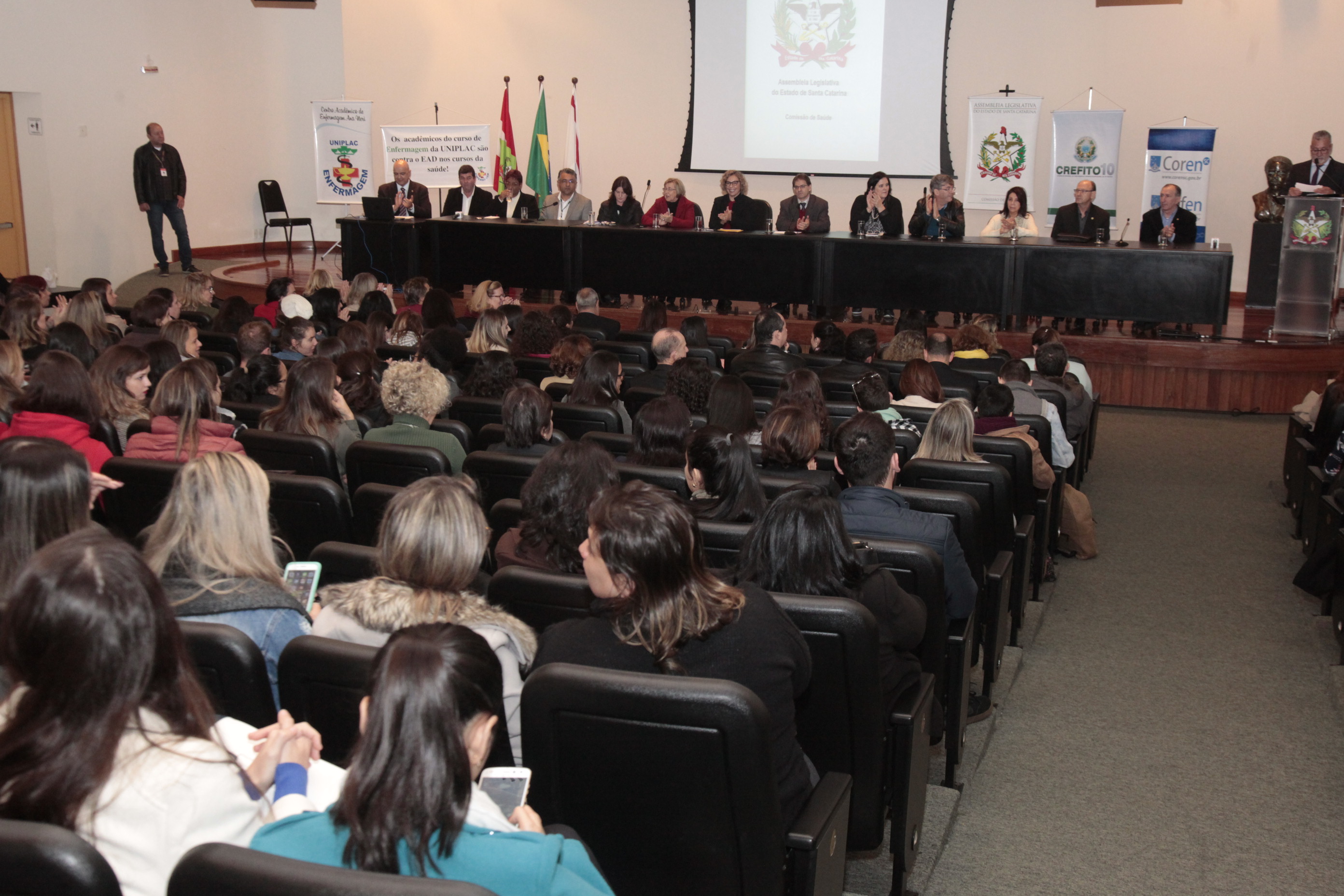 Audiência Pública Sobre Educação á Distância para Profissionais da Saúde