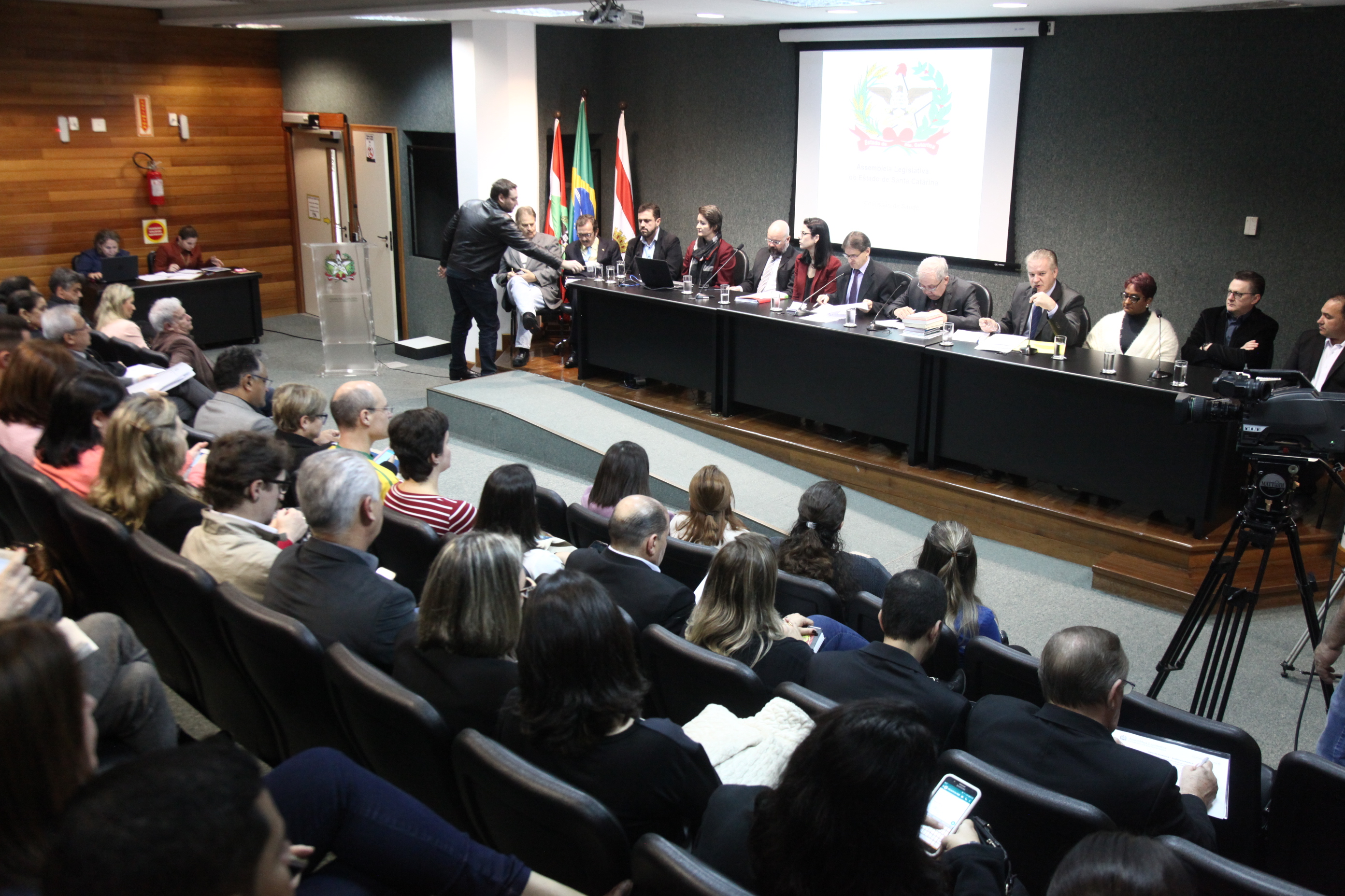 Audiência Publica para Discutir a Implantação da Lei 17. 066/ 2017 e efetivo Funcionamento do SISREG