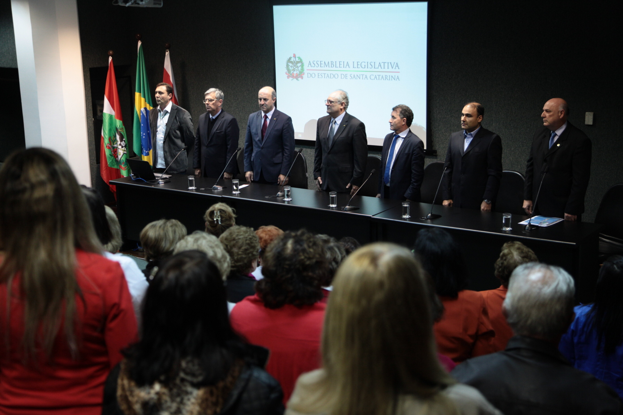 Alesc presta homenagem às associações de voluntários dos hospitais públicos de SC