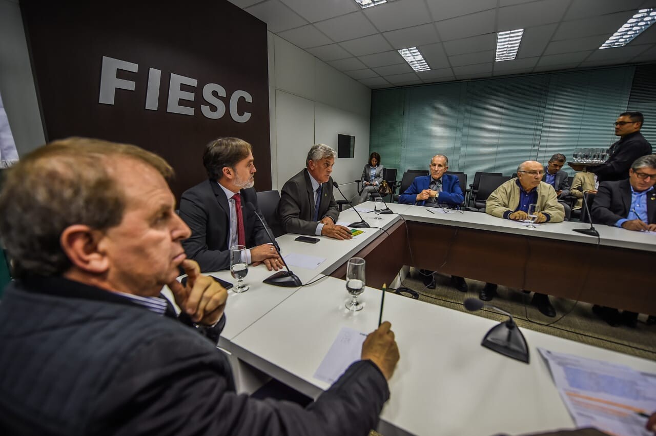 Eskudlark critica Governo Federal por cortar investimentos em rodovias