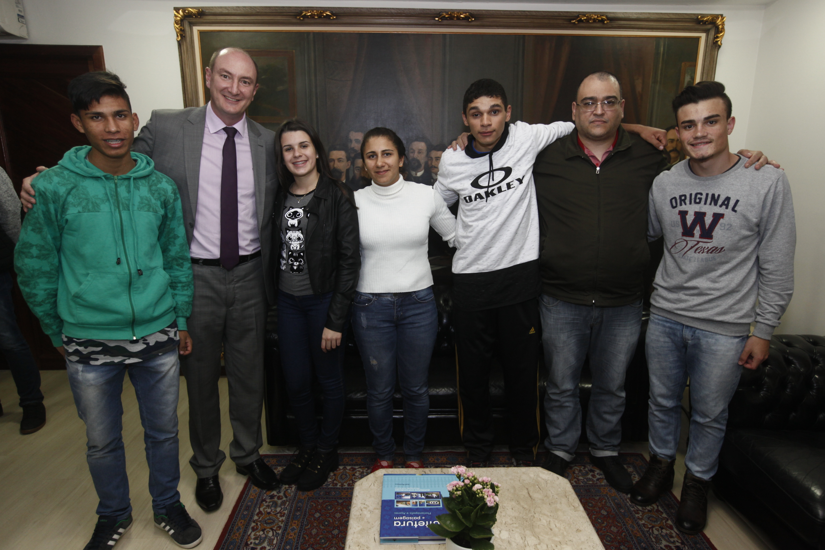 Jovens Parlamentares Visitam Presidência da Casa.
