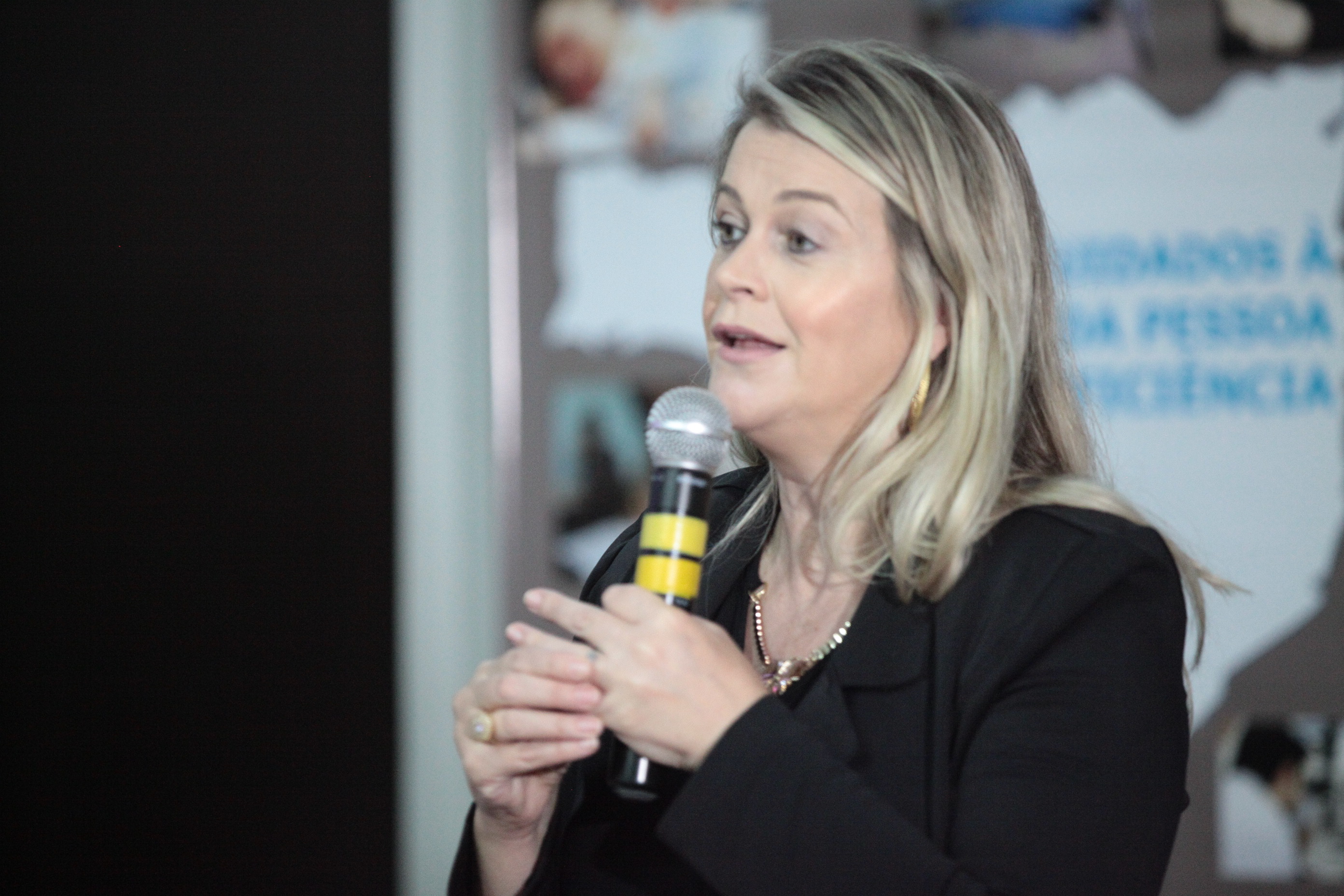 Capacitação na Atenção à Saúde das Pessoas com Ostomias Intestinais, Urinários e/ou Fistulas Cutânea - Jaqueline Reginatto