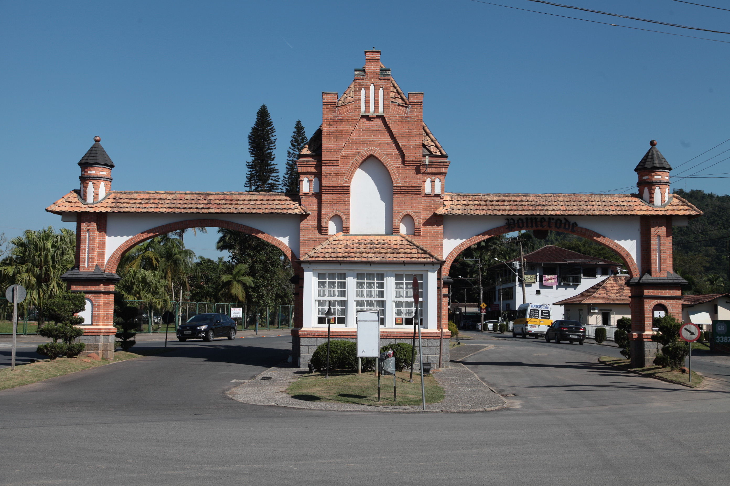 Pomerode, pórtico da entrada norte