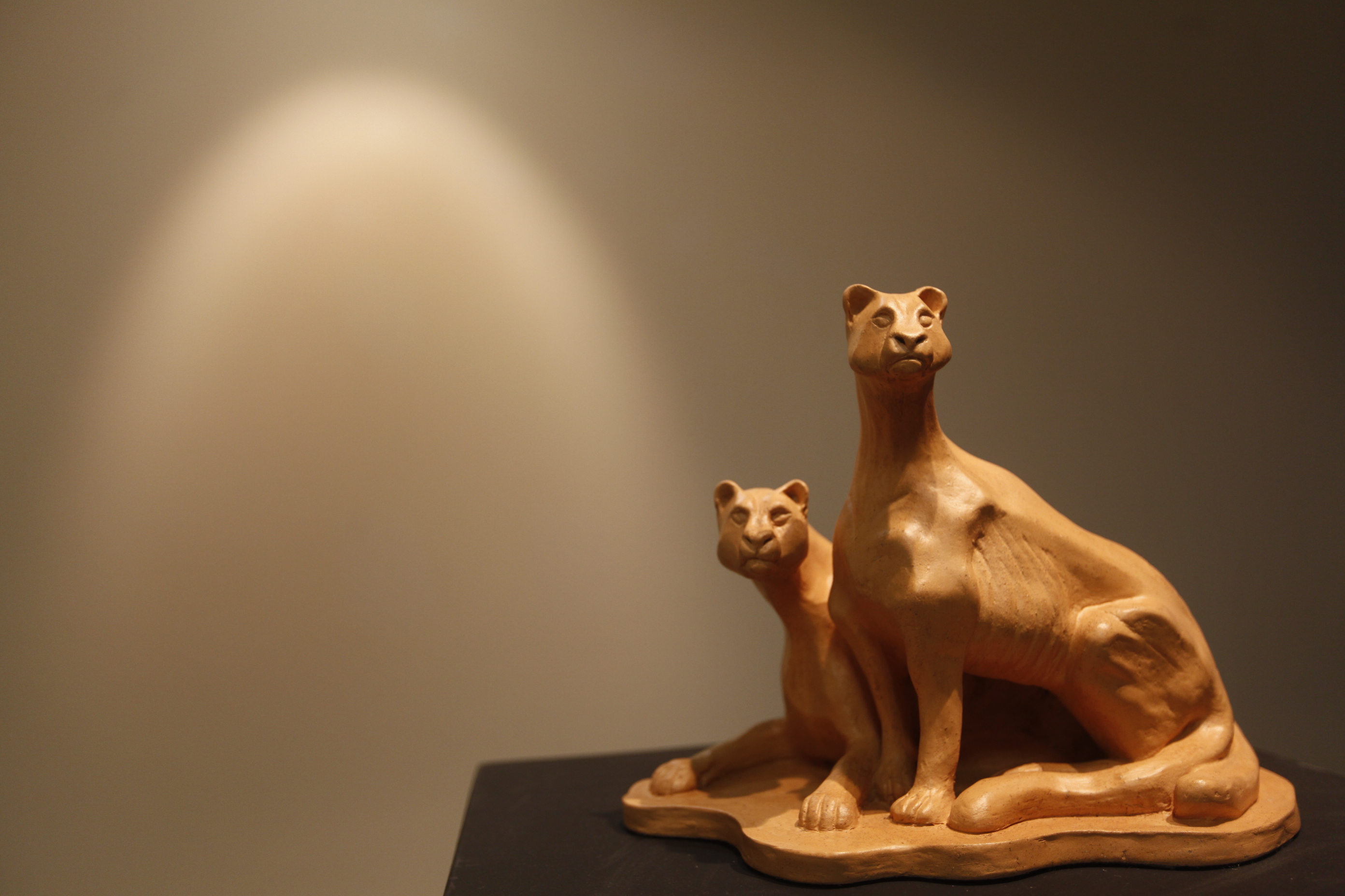 Exposição Gatos da IV Mostra de Arte Cerâmica – Artista MJ Zomer