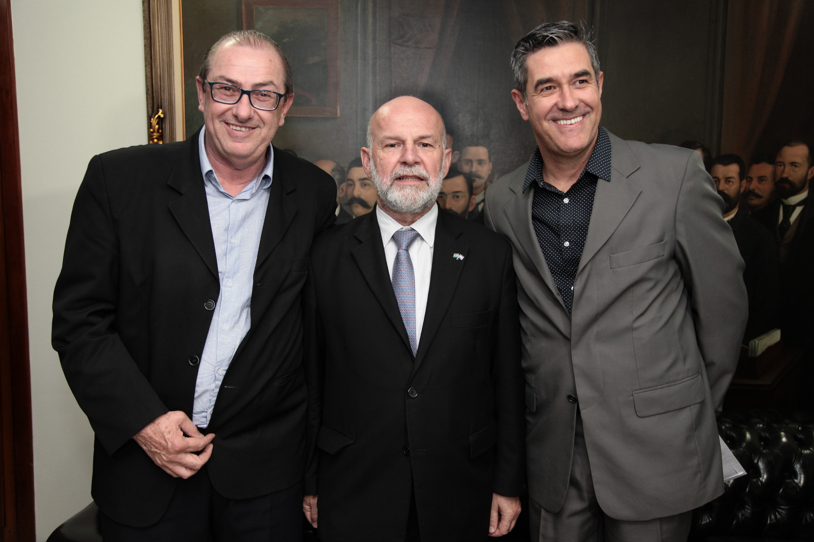 Embaixador de Luxemburgo Carlo Krieger é Recebido na Presidência da Alesc