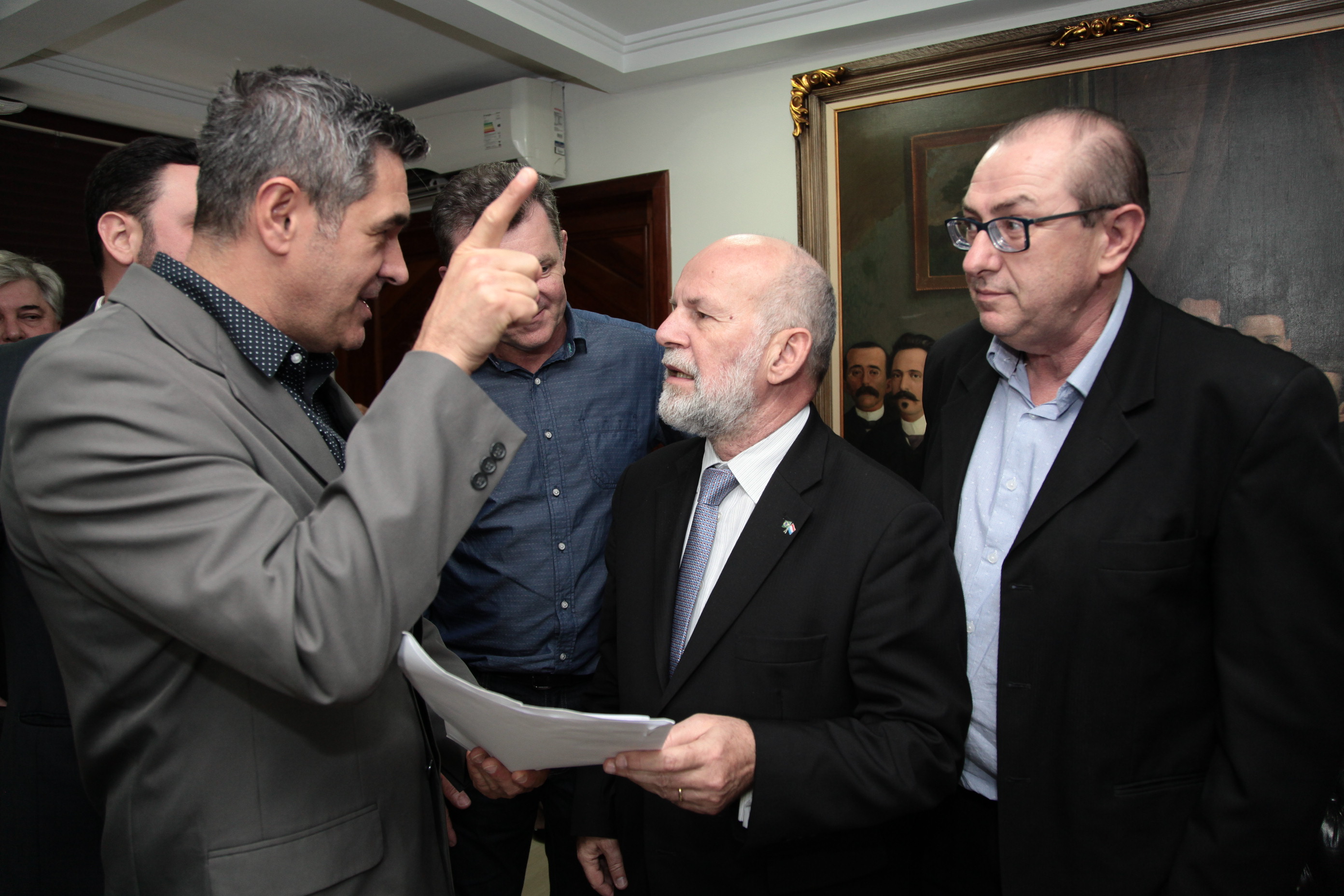Embaixador de Luxemburgo Carlo Krieger é Recebido na Presidência da Alesc