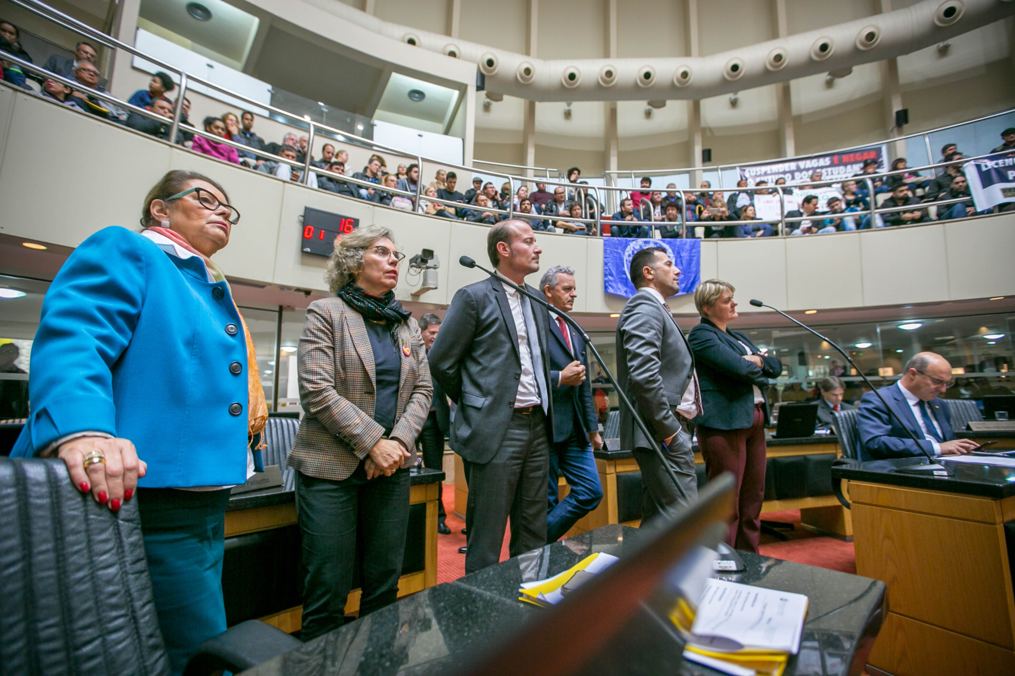 Dívidas da saúde, cortes no Cedups e em bolsas do artigo 170 em debate