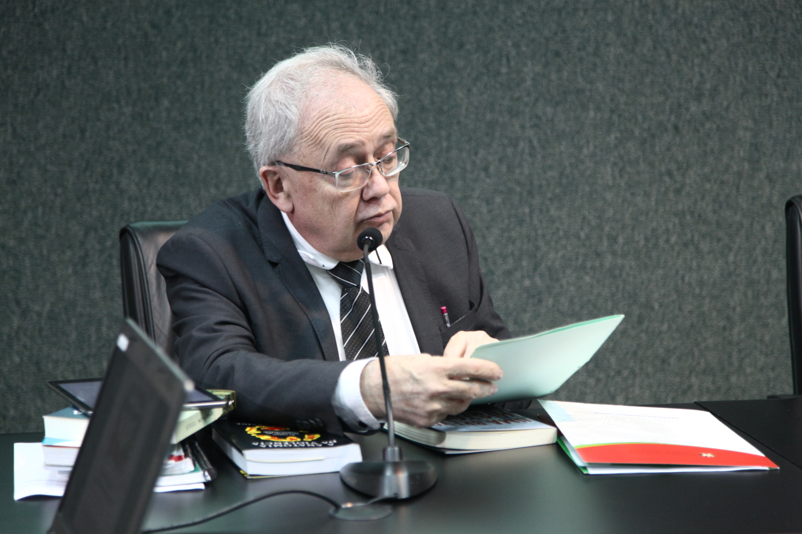 Comissão de Educação.